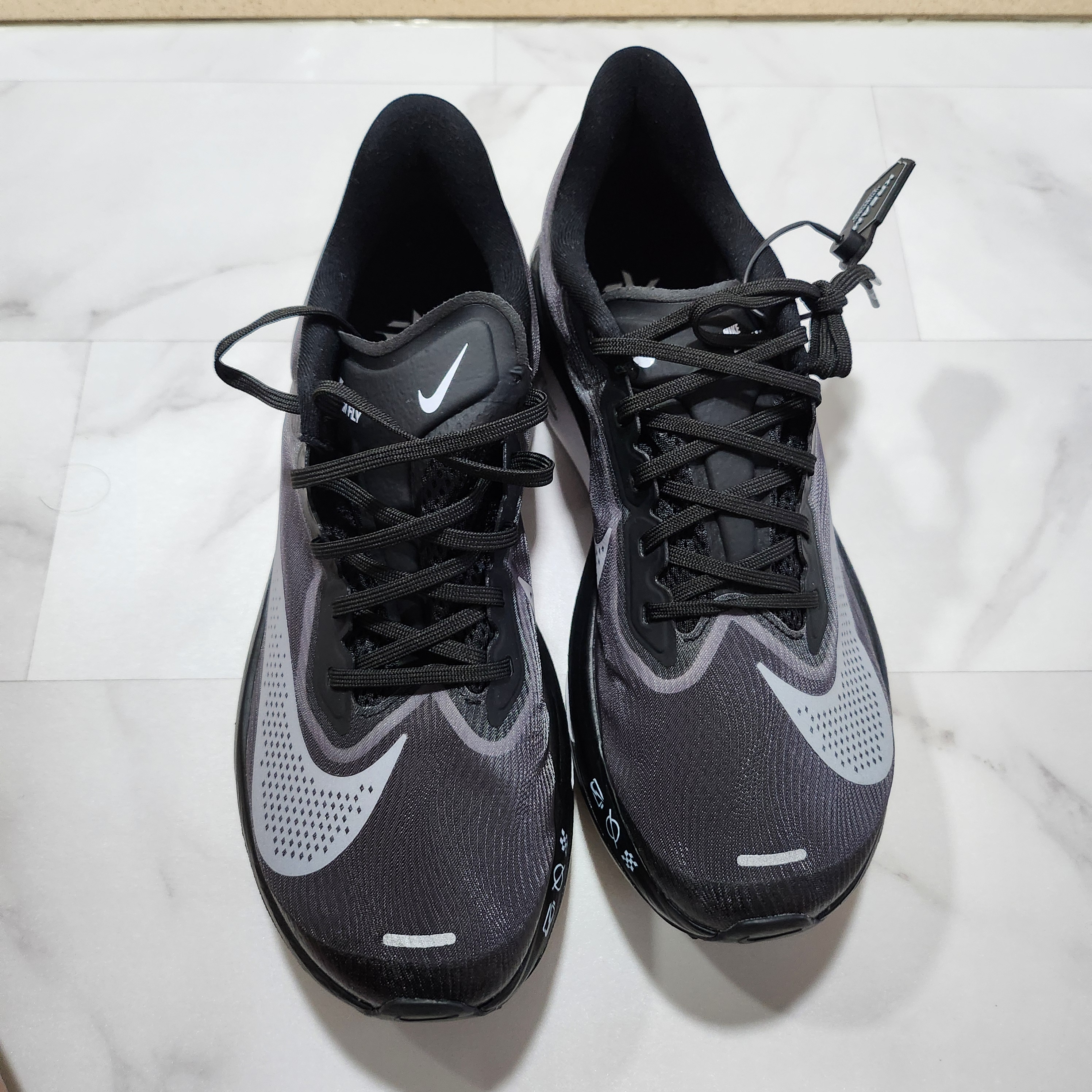 Nike Zoom Fly 6 Black Light Smoke Grey 착용 스타일