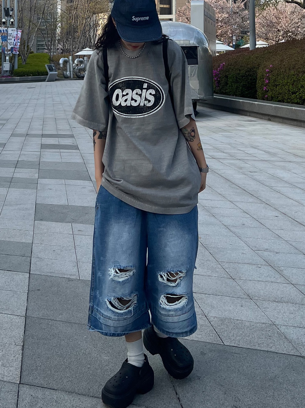 Crocs Stomp Clog Black, Casio A-158WA-1 착용 스타일 - 2