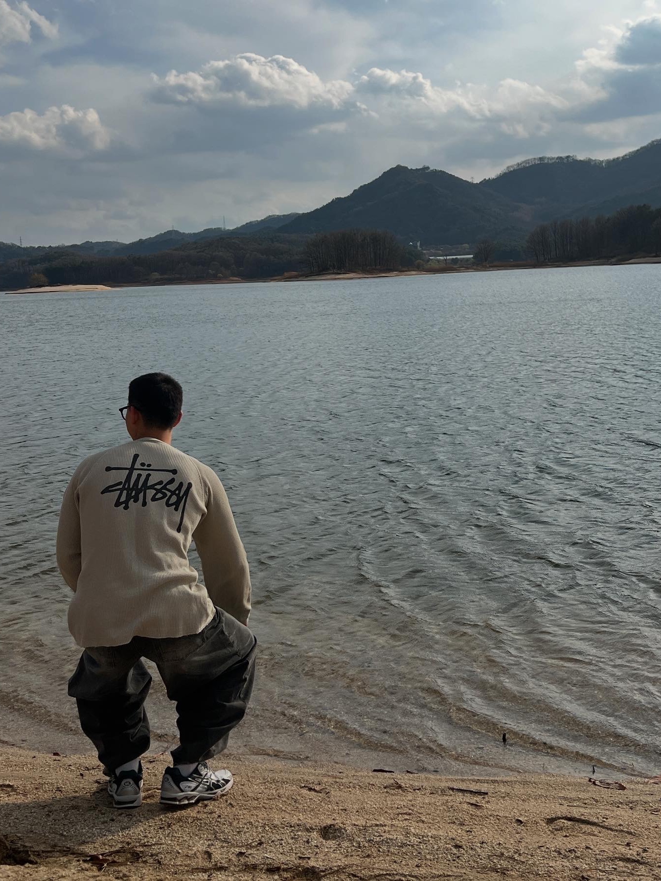Stussy Raglan Thermal LS Crew Bone 착용 스타일