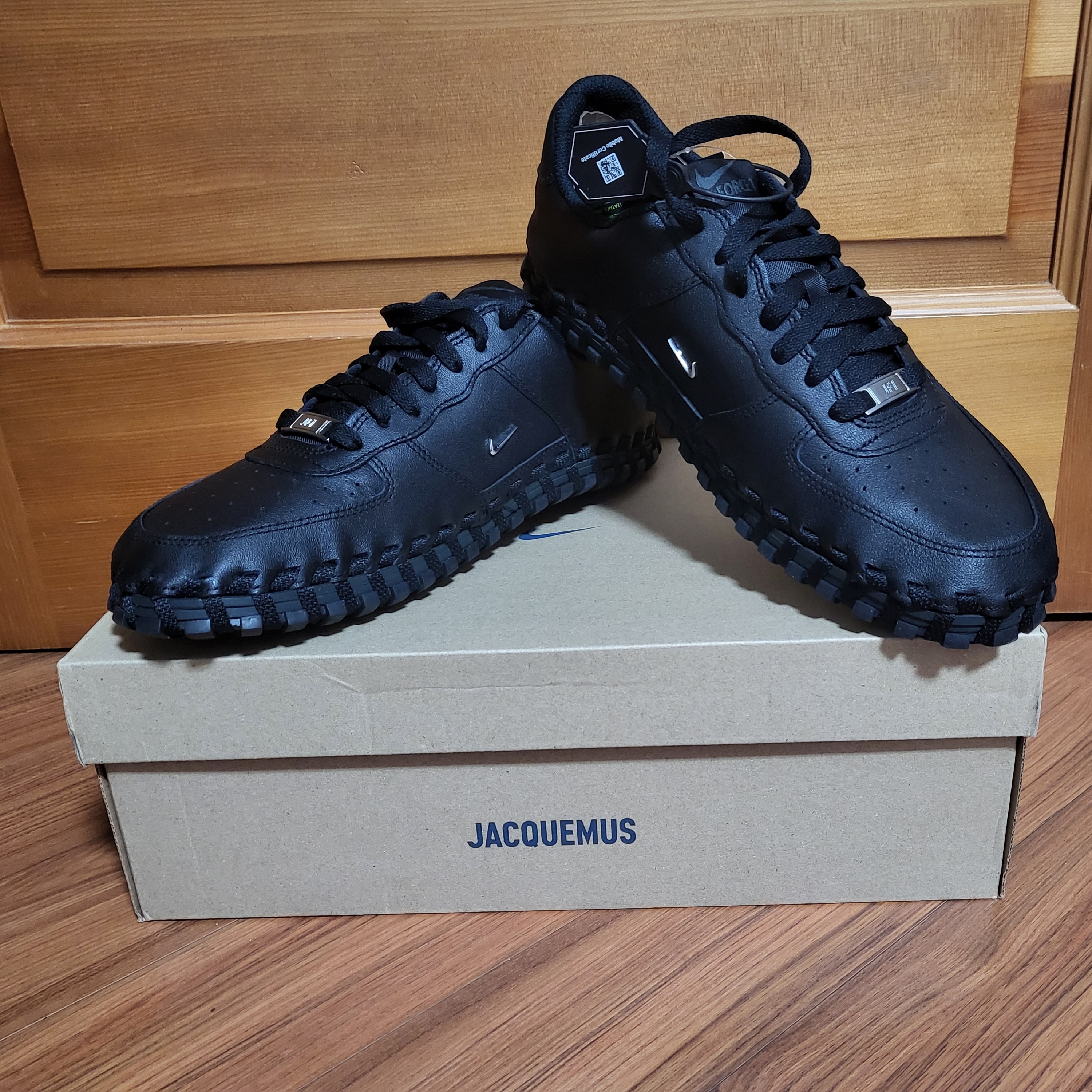 Nike x Jacquemus J Force 1 Low LX SP Black 착용 스타일 - 1