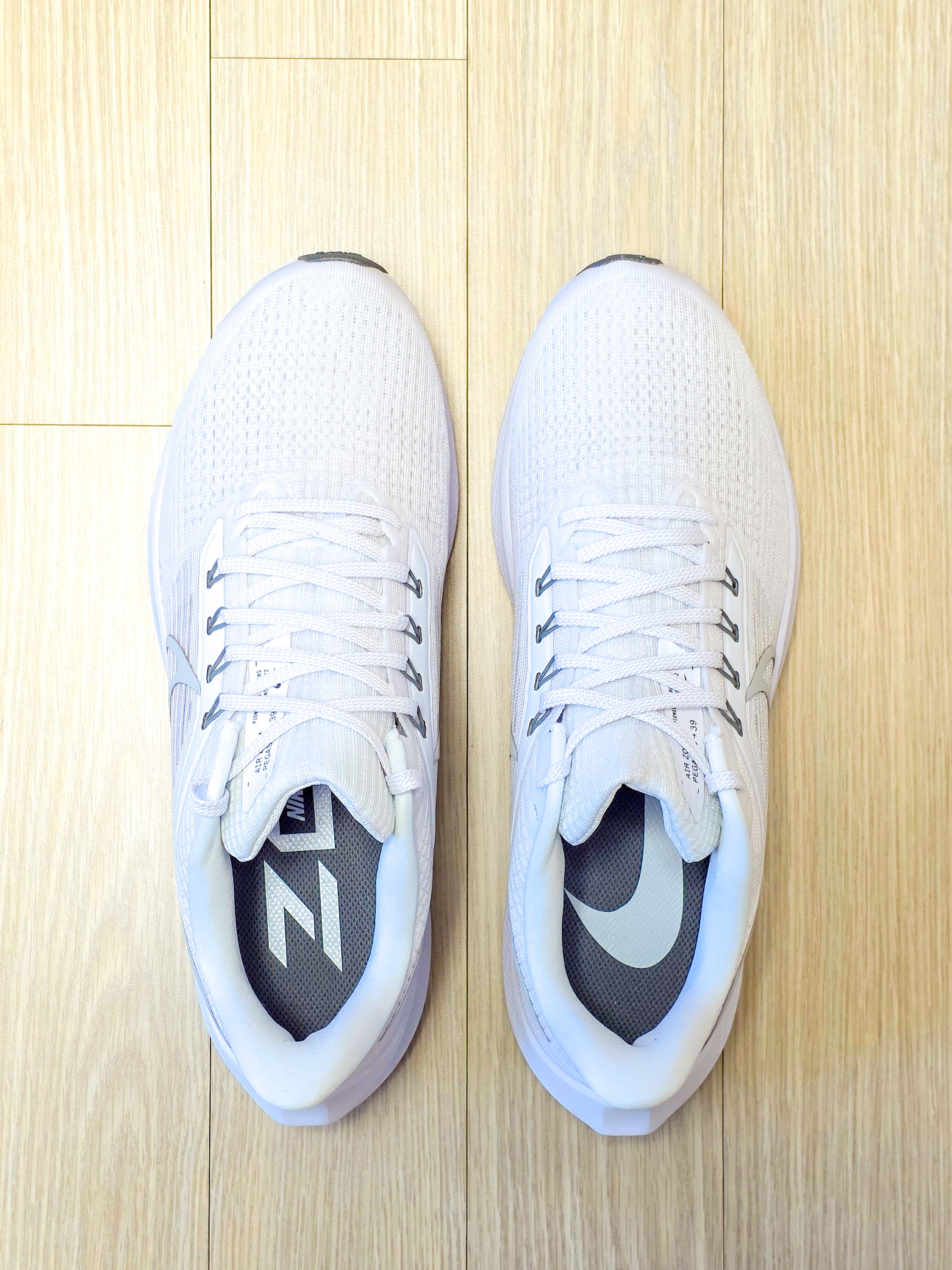 Nike Air Zoom Pegasus 39 White Grey Fog 착용 스타일 - 6