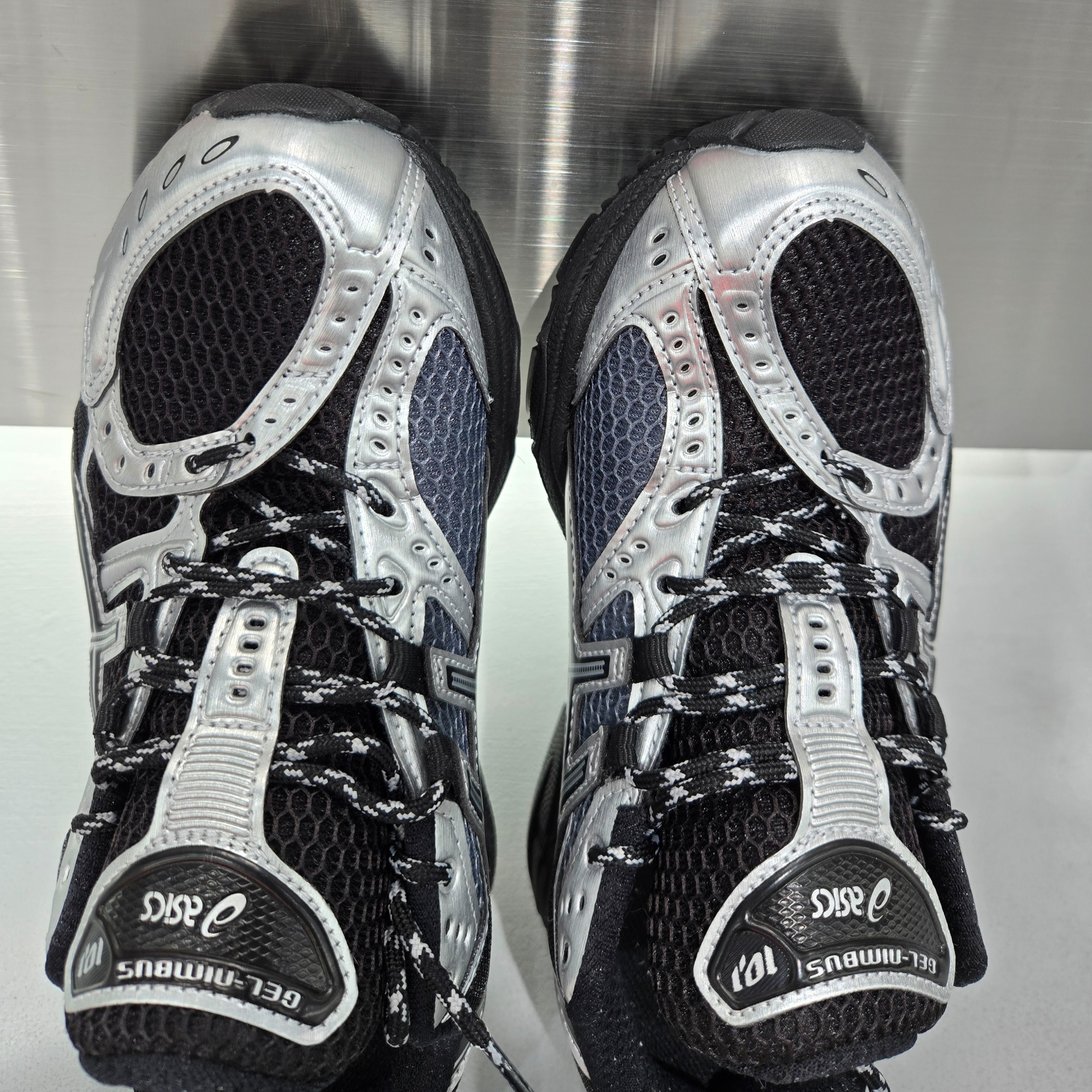 Asics Gel-Nimbus 10.1 Black Pure Silver - Korea Exclusive 착용 스타일 - 3