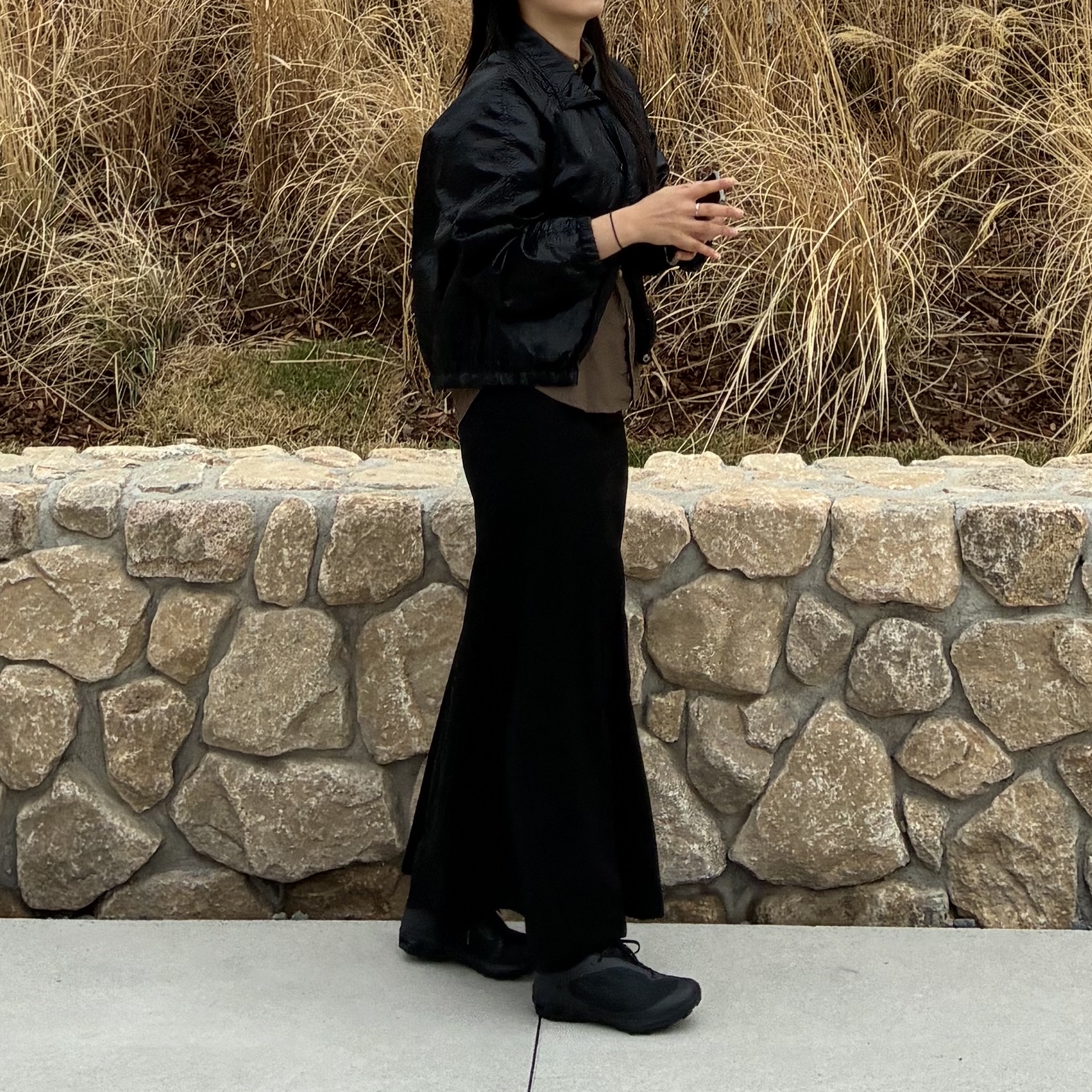(W) On Running x Post Archive Faction (Paf) Cloudventure Peak All Black 착용 스타일 - 1