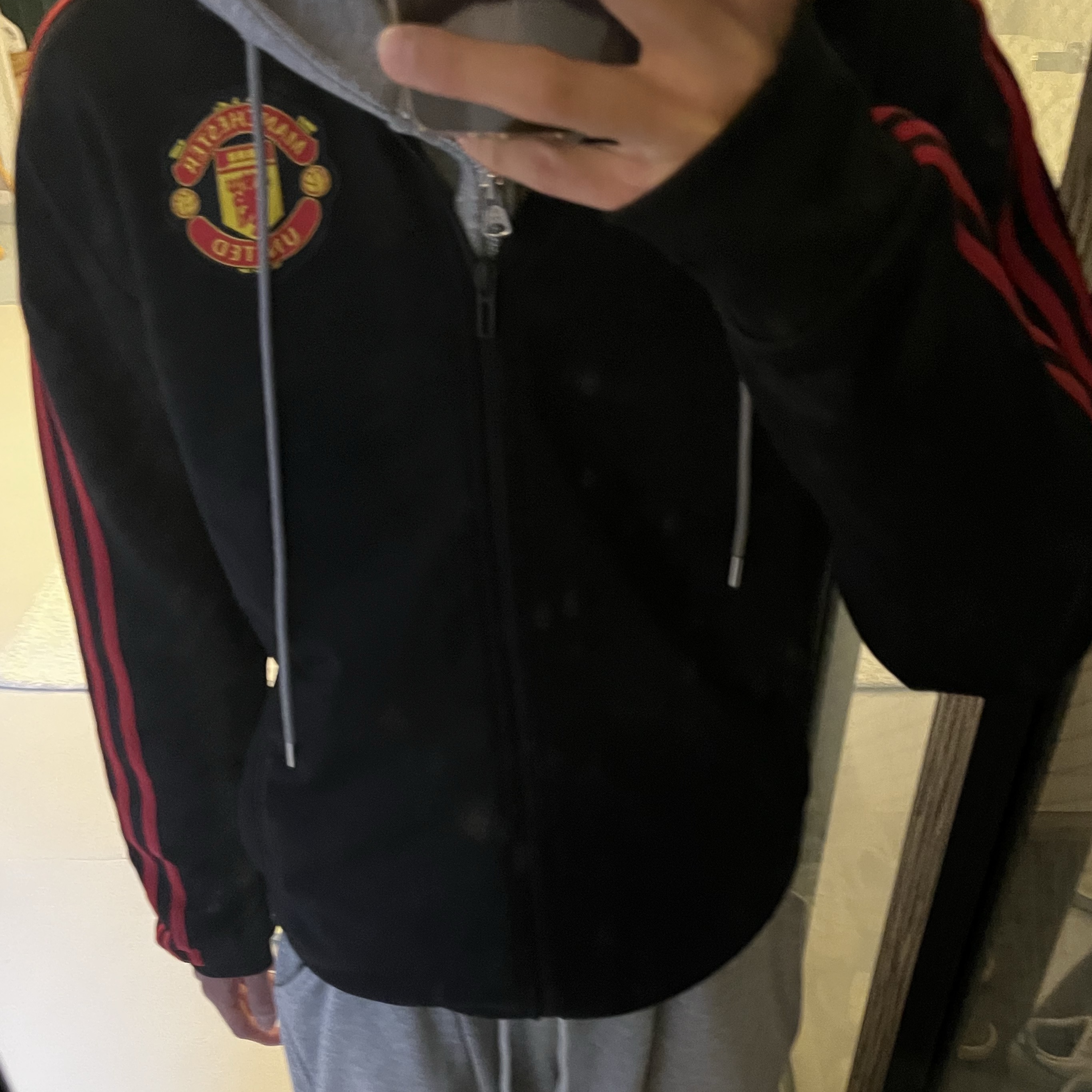 Adidas Manchester United DNA Track Top Black - US Sizing 착용 스타일
