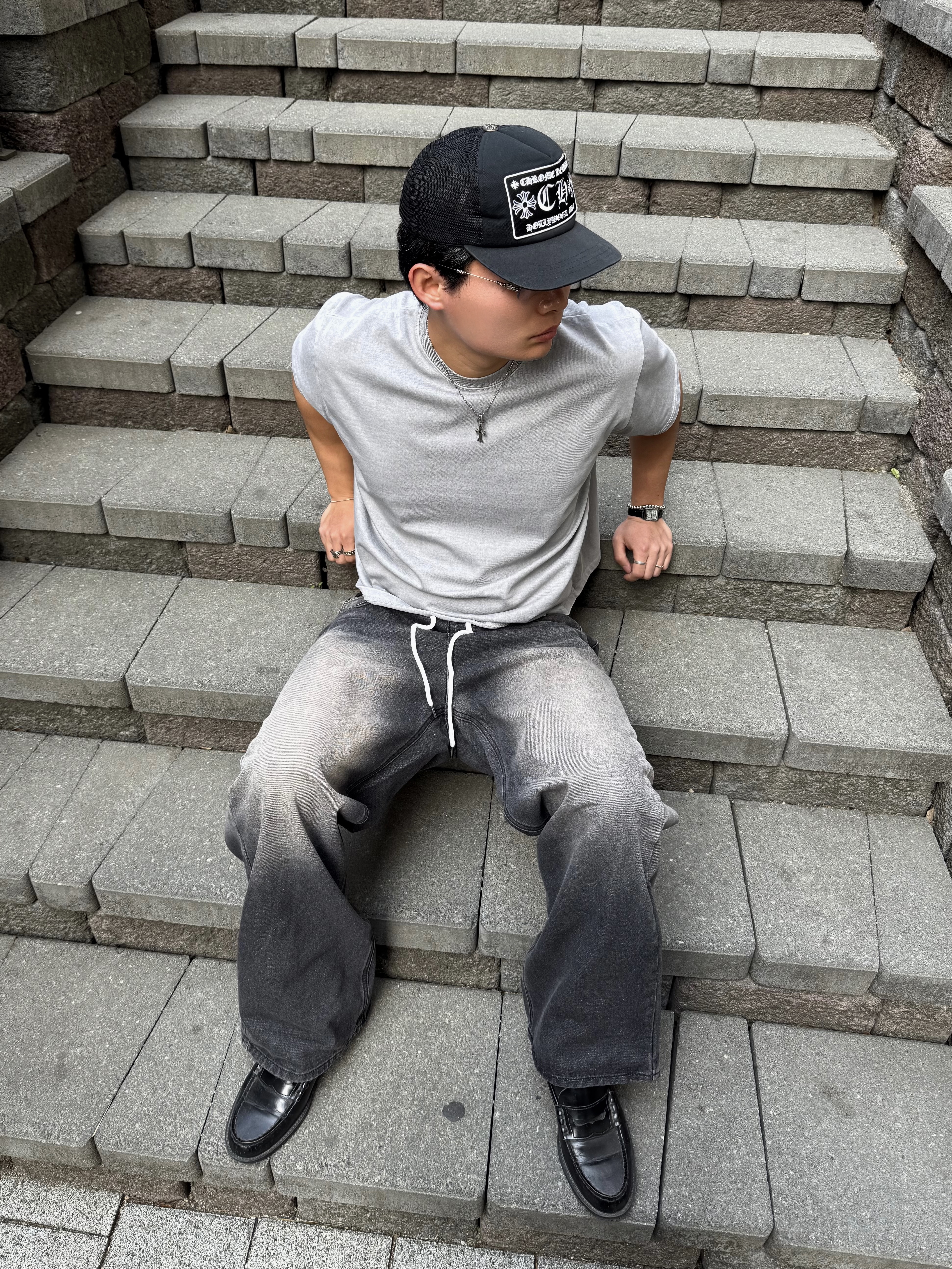 Chrome Hearts CH Hollywood Trucker Hat Black, Hansroom Chrome Hearts Tiny Cross Charm 1P Dia 착용 스타일