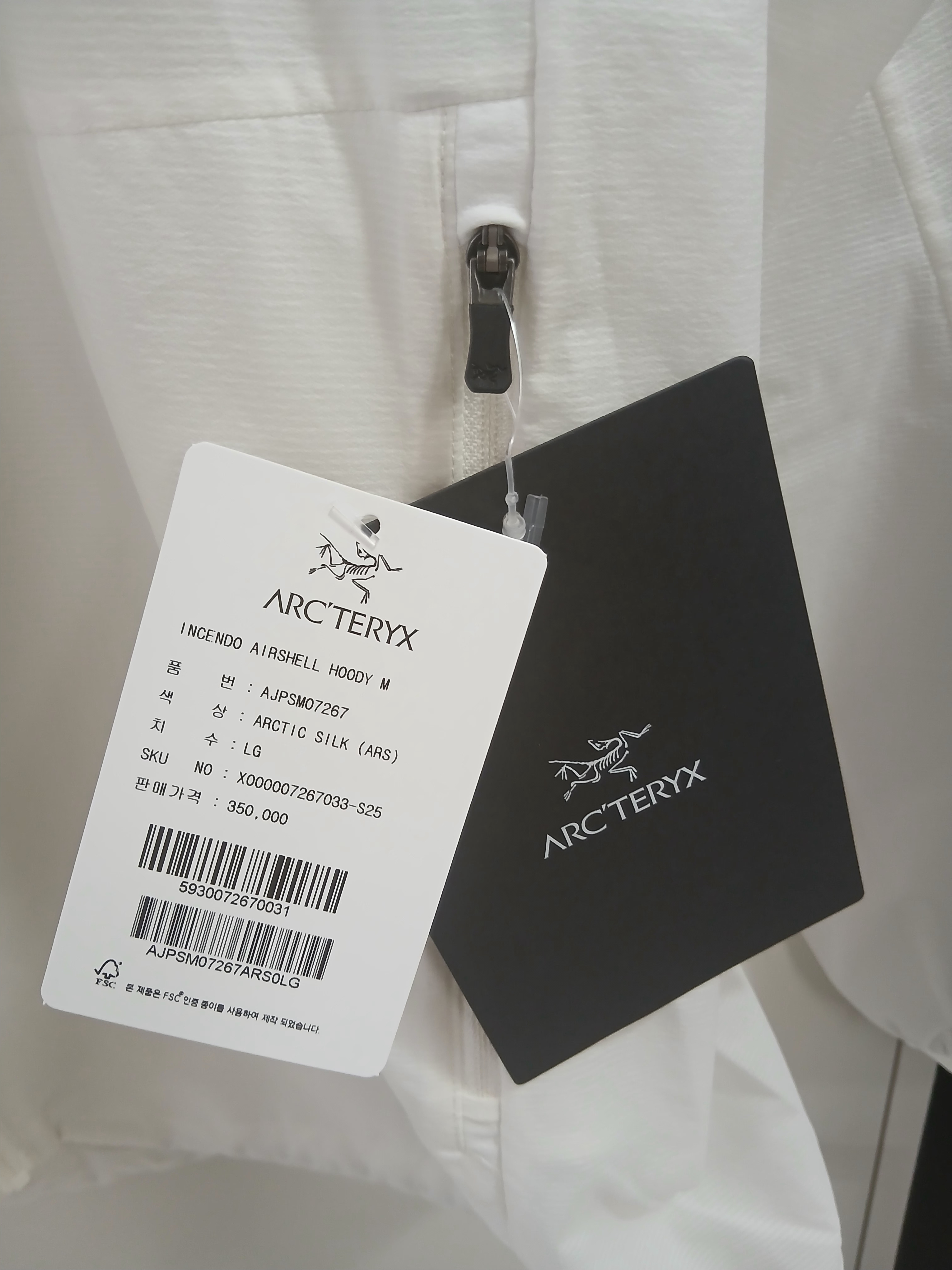 Arc'teryx Incendo Airshell Hoody Arctic Silk, [SS25] moif Hiker Half Shirt Black 착용 스타일 - 3