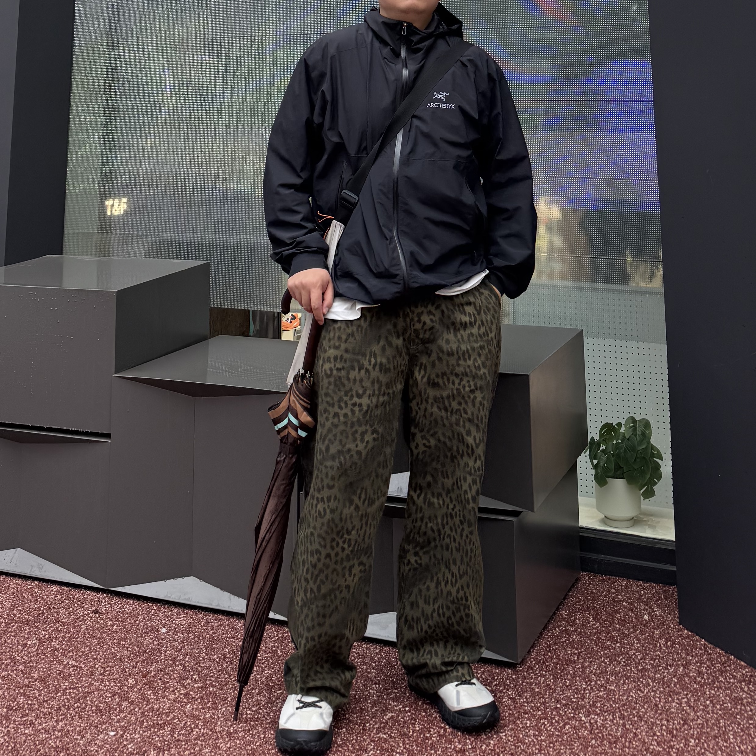 Norda 001/A Cinder, Arc'teryx Beta Jacket Black 착용 스타일