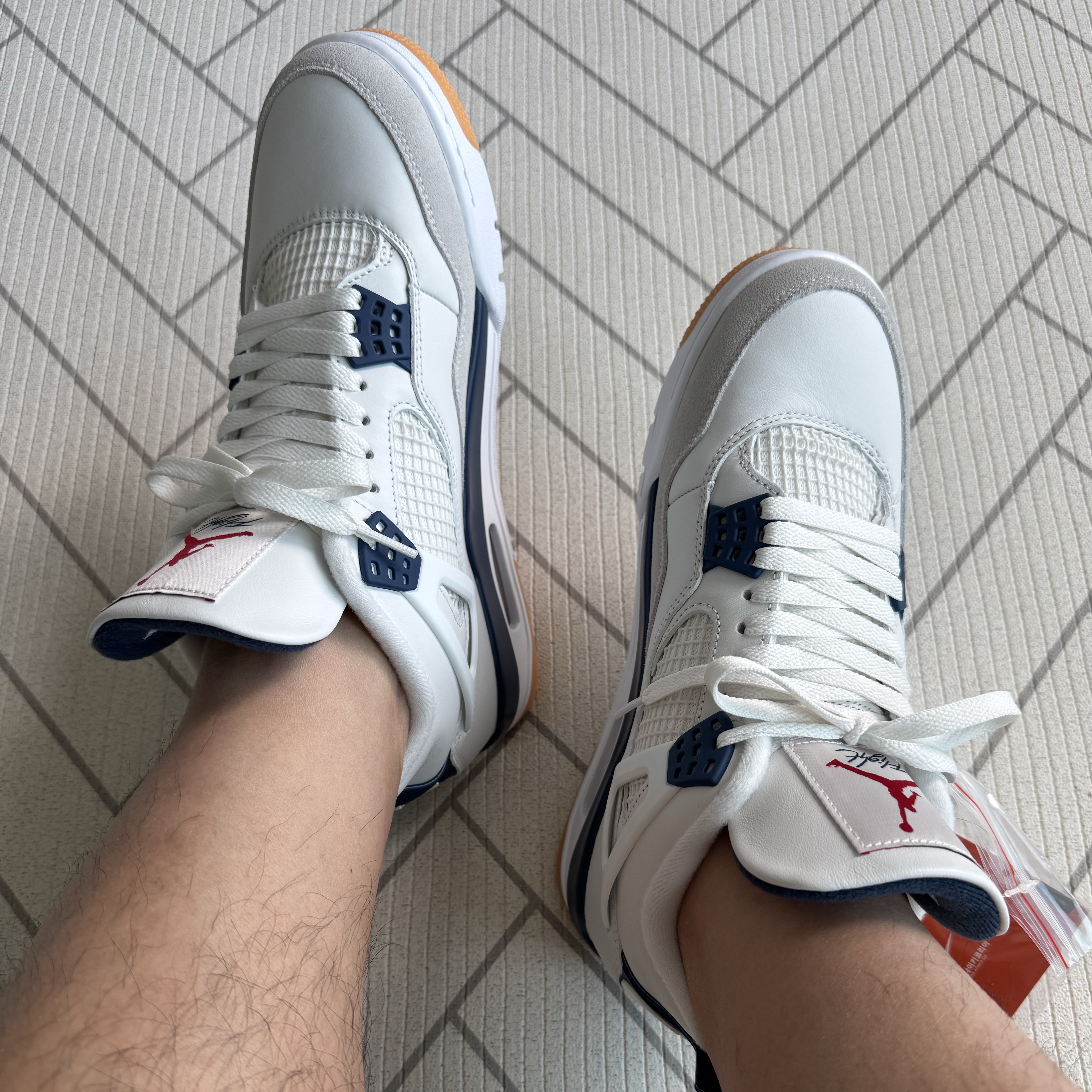 Jordan 4 x Nike SB Retro SP Navy 착용 스타일
