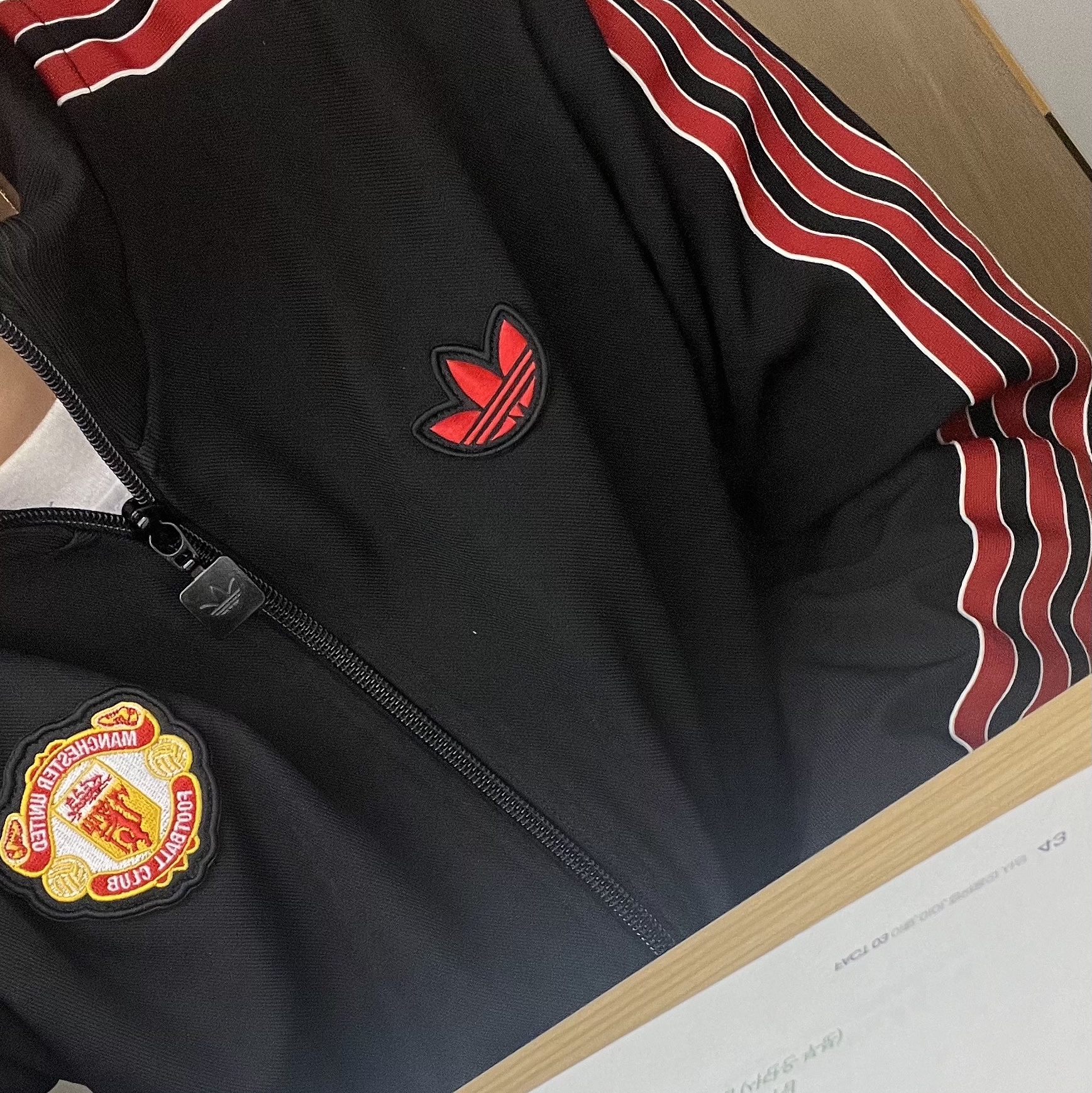 Adidas Manchester United Terrace Icon Track Top Black - KR Sizing 착용 스타일 - 2