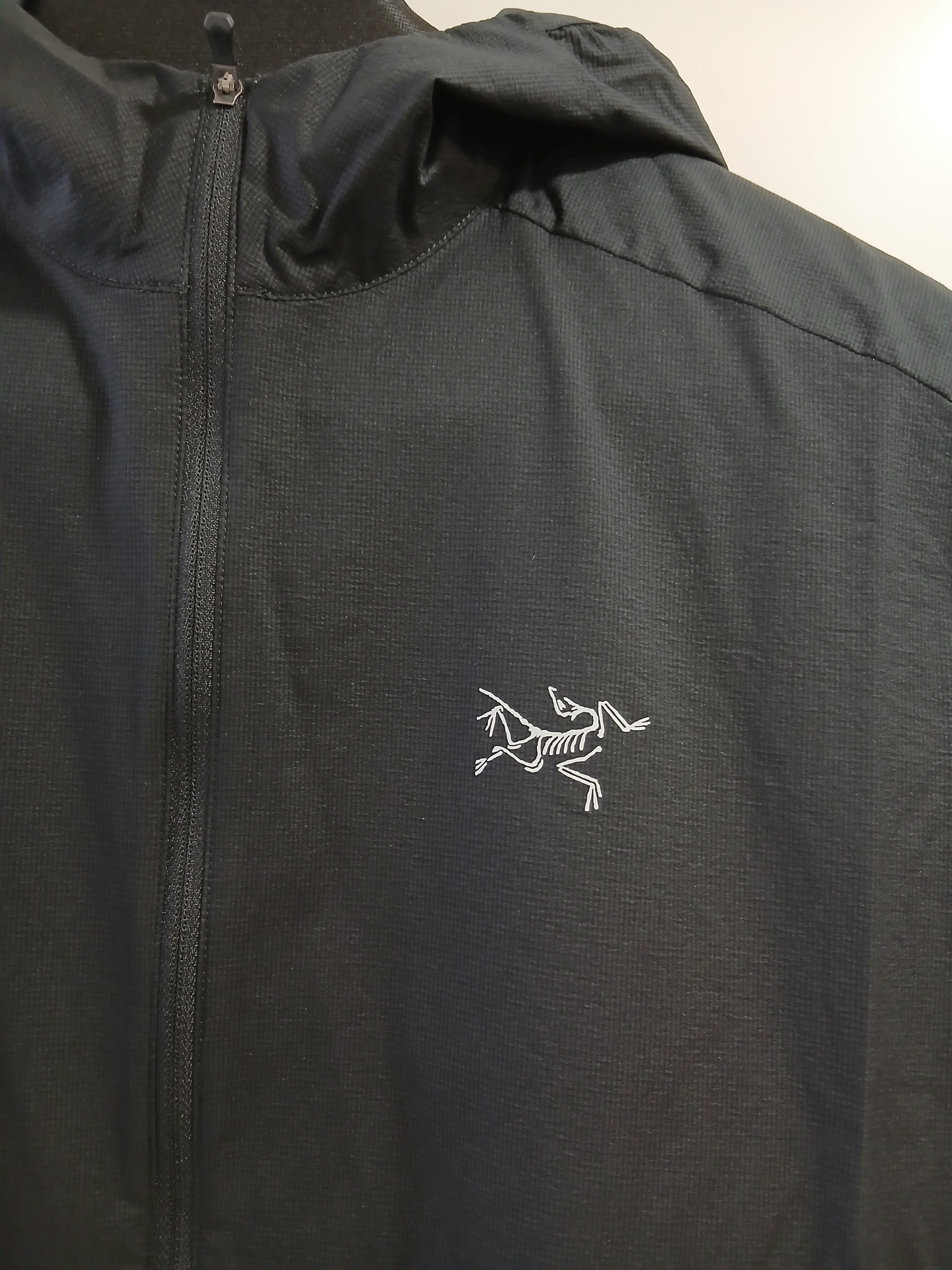 Arc'teryx Incendo Airshell Hoody Black 착용 스타일 - 3