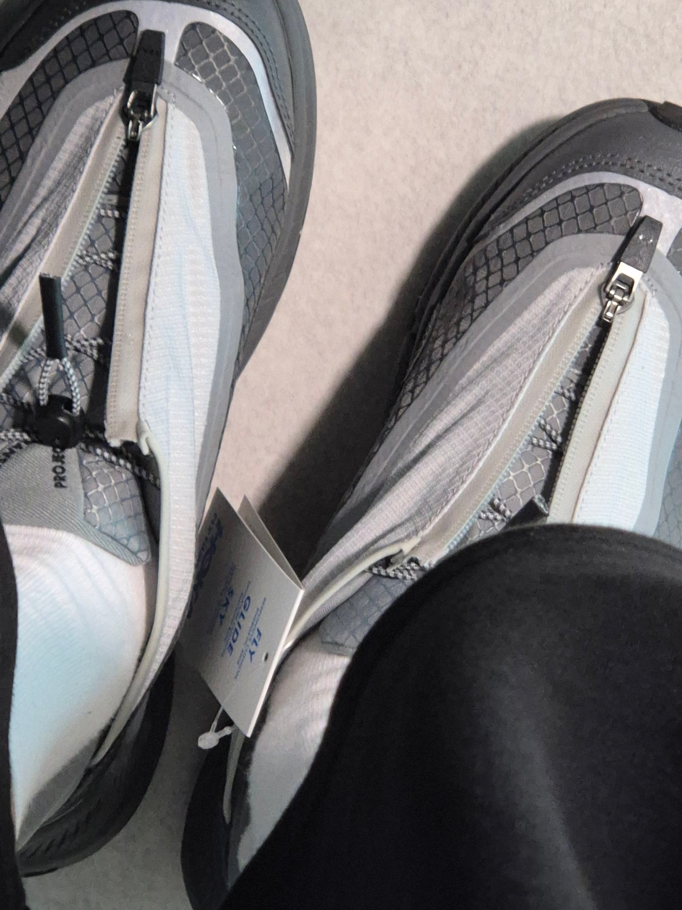 Hoka Project Transport Stardust Satellite Grey 착용 스타일