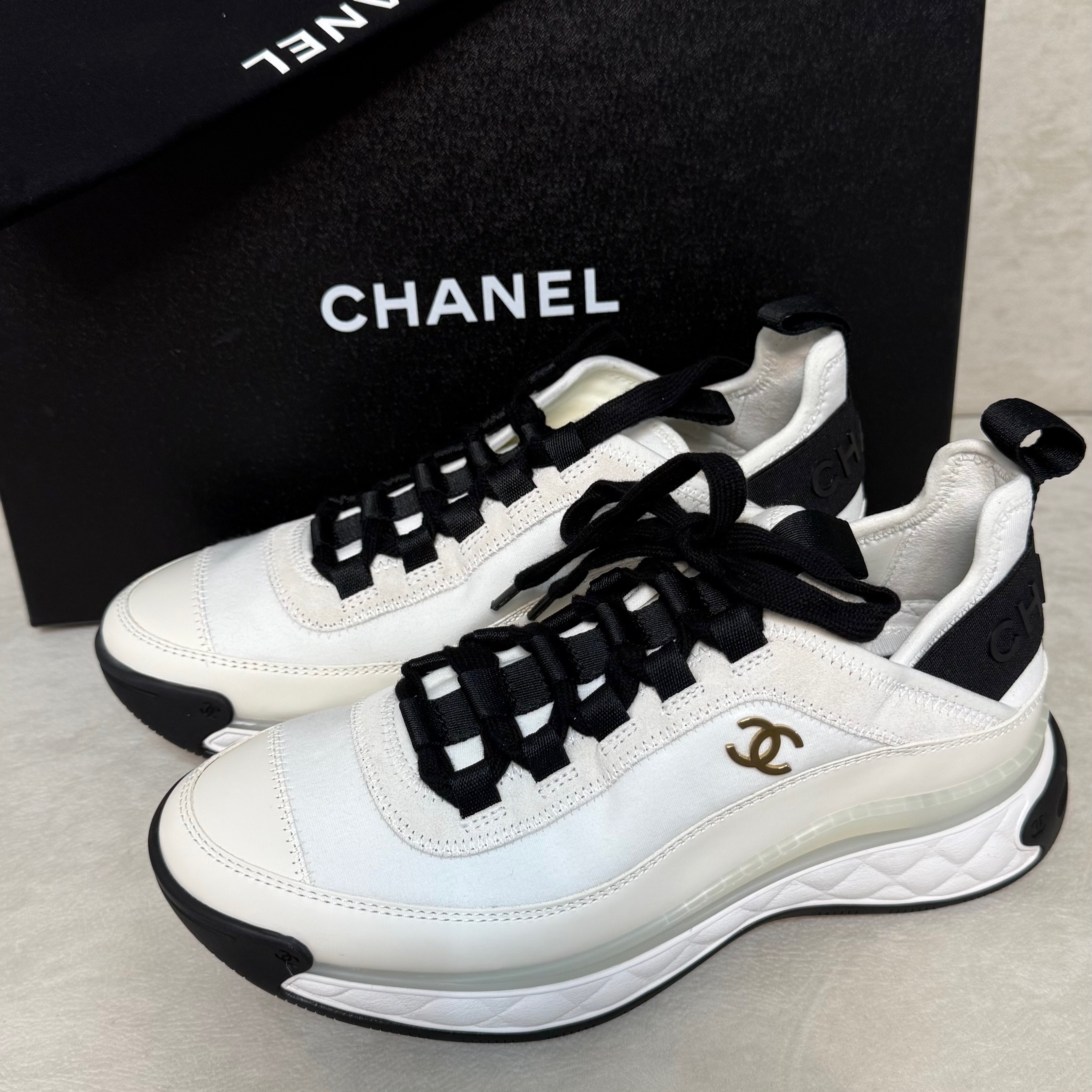 (W) Chanel Mixed Fibers Sneakers Velvet Calfskin & Gold Ivory 착용 스타일