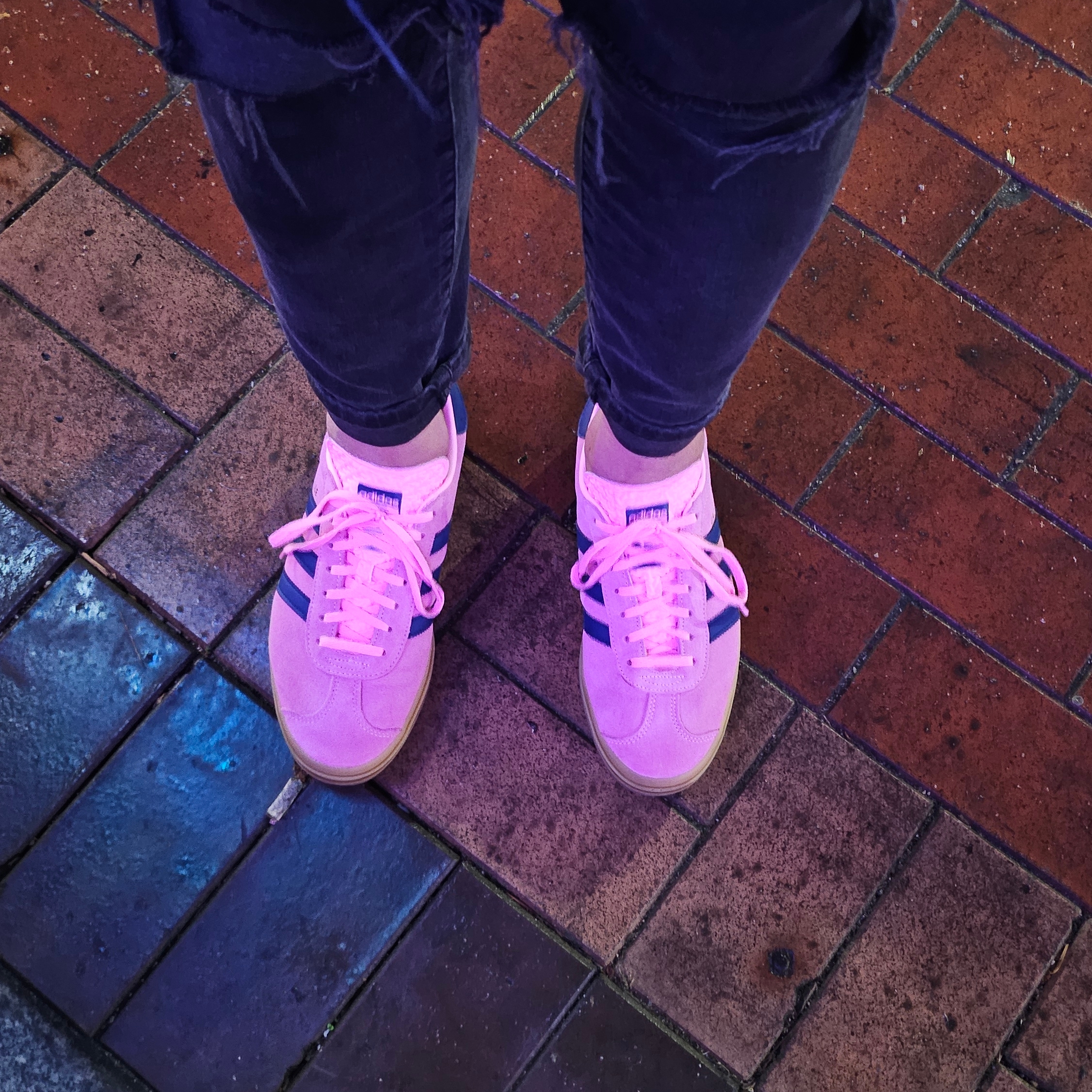 (W) Adidas Gazelle Bold Pink Glow Victory Blue 착용 스타일