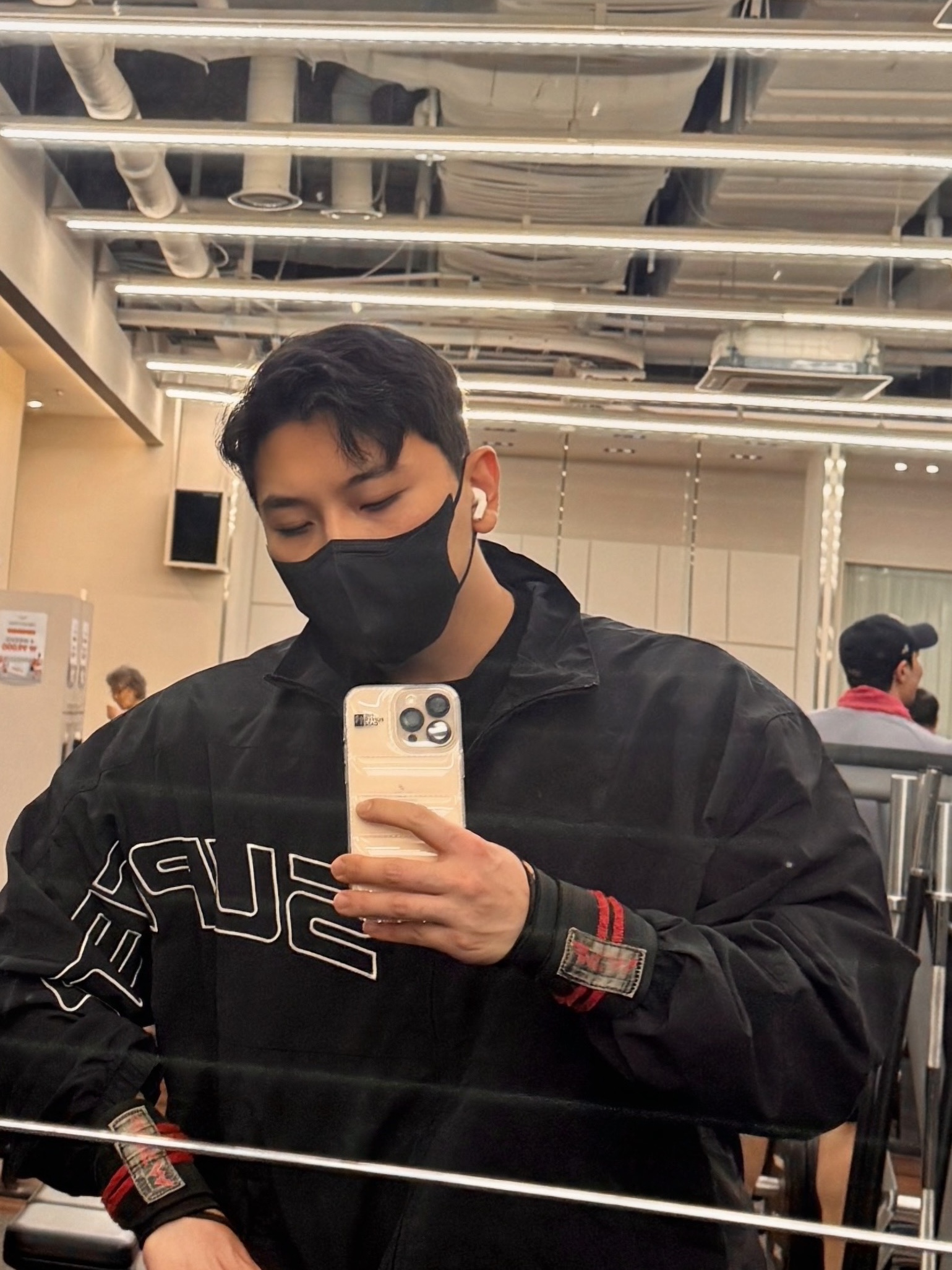 Supreme Curve Track Jacket Black - 24SS 착용 스타일