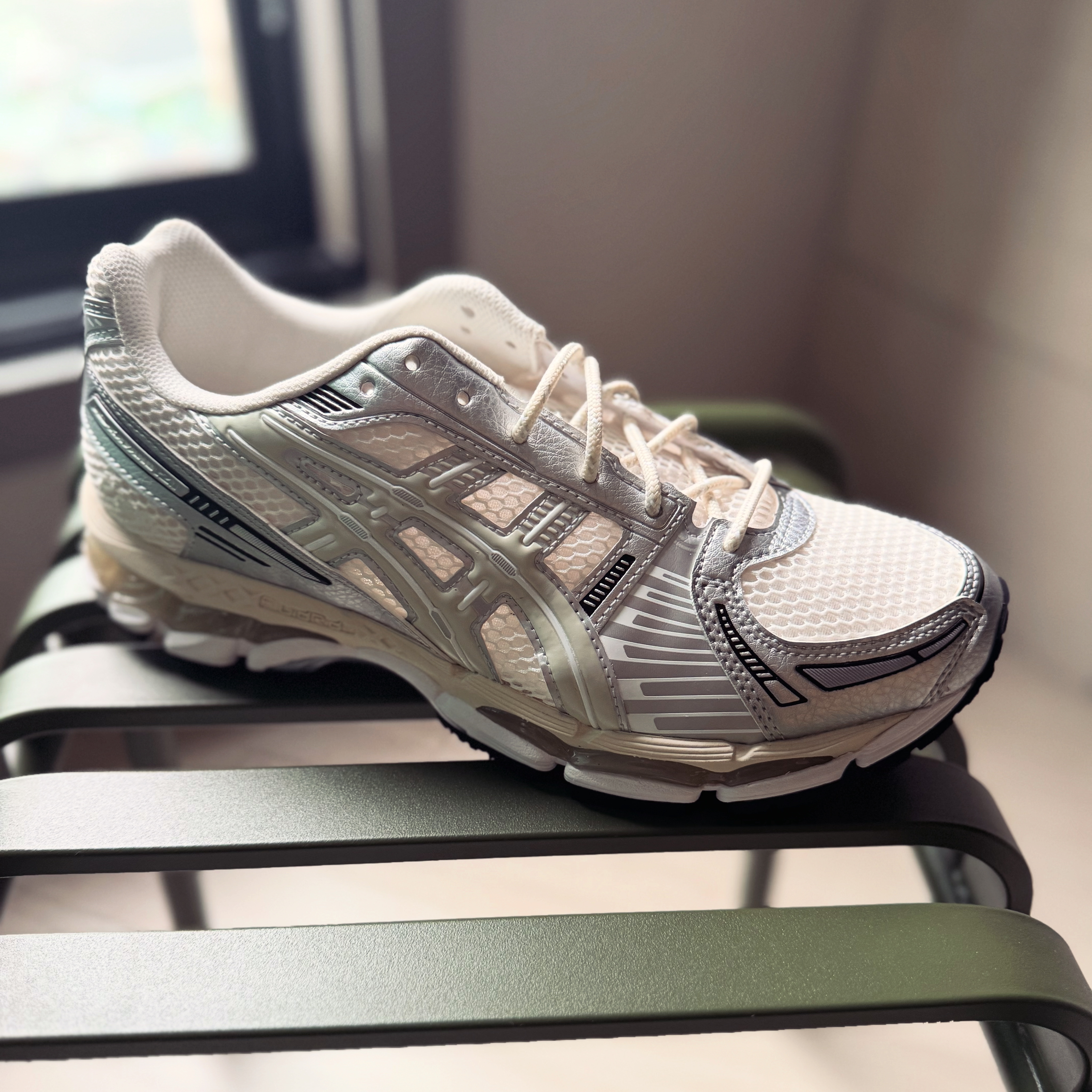 Asics x Ronnie Fieg Gel-Kayano 12.1 Cream Pure Aqua 착용 스타일 - 3