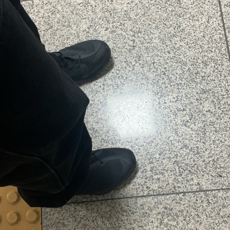 On Running x Post Archive Faction (Paf) Cloudventure Peak All Black 착용 스타일