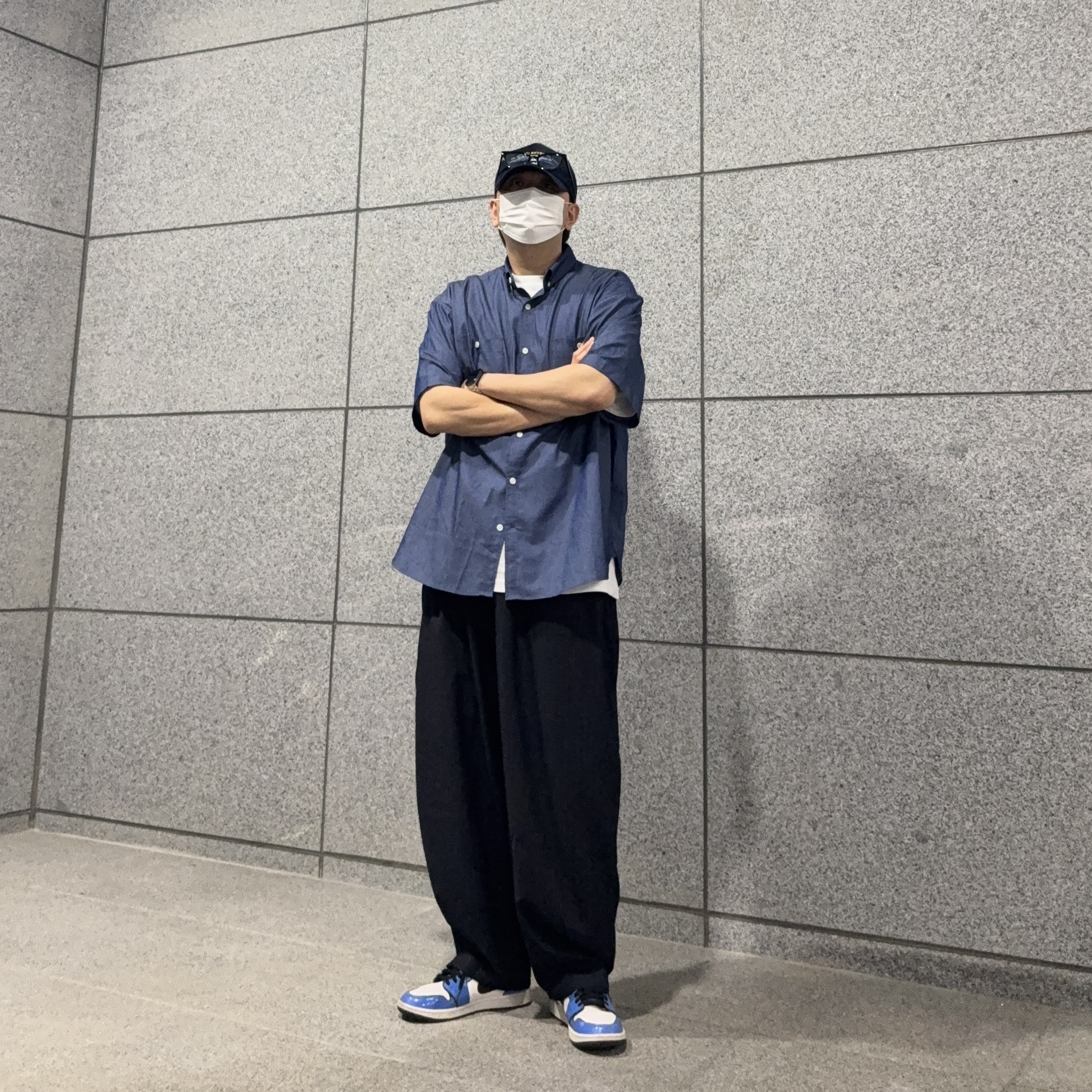 Jordan 1 Mid SE Signal Blue 착용 스타일 - 4
