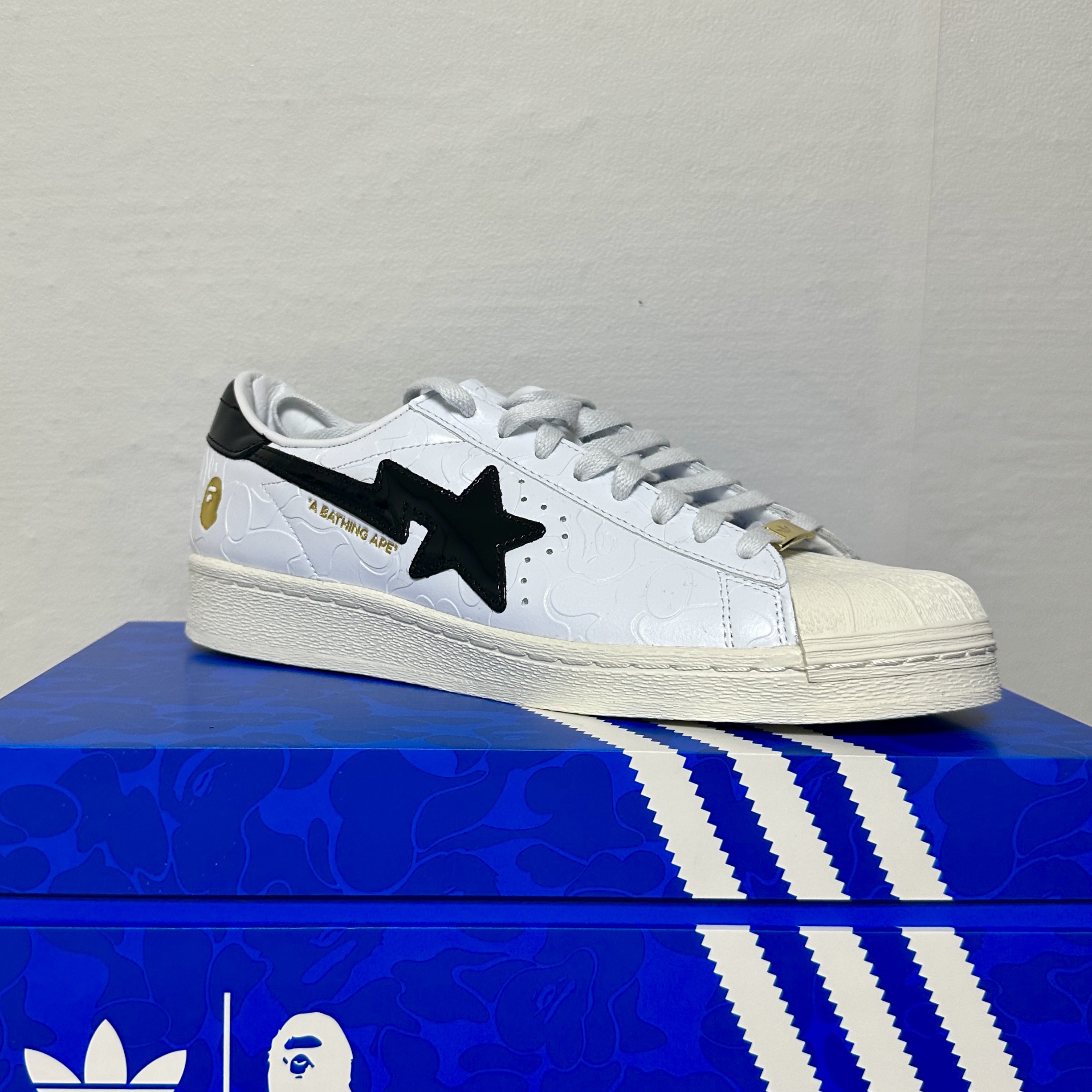 Adidas x BAPE Superstar Vintage Cloud White Core Black 착용 스타일