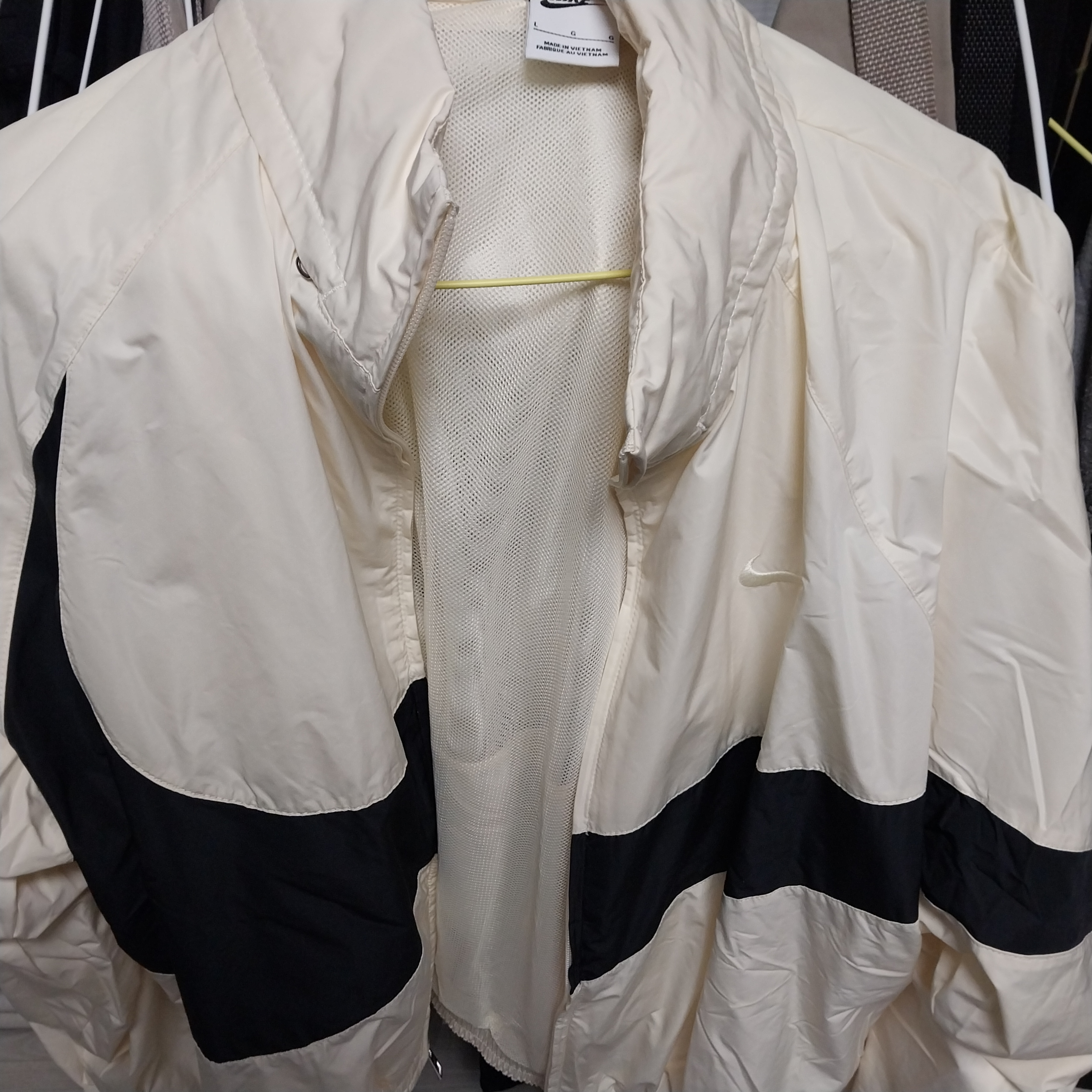 Nike Swoosh Woven Jacket Coconut Milk Black - Asia 착용 스타일 - 1