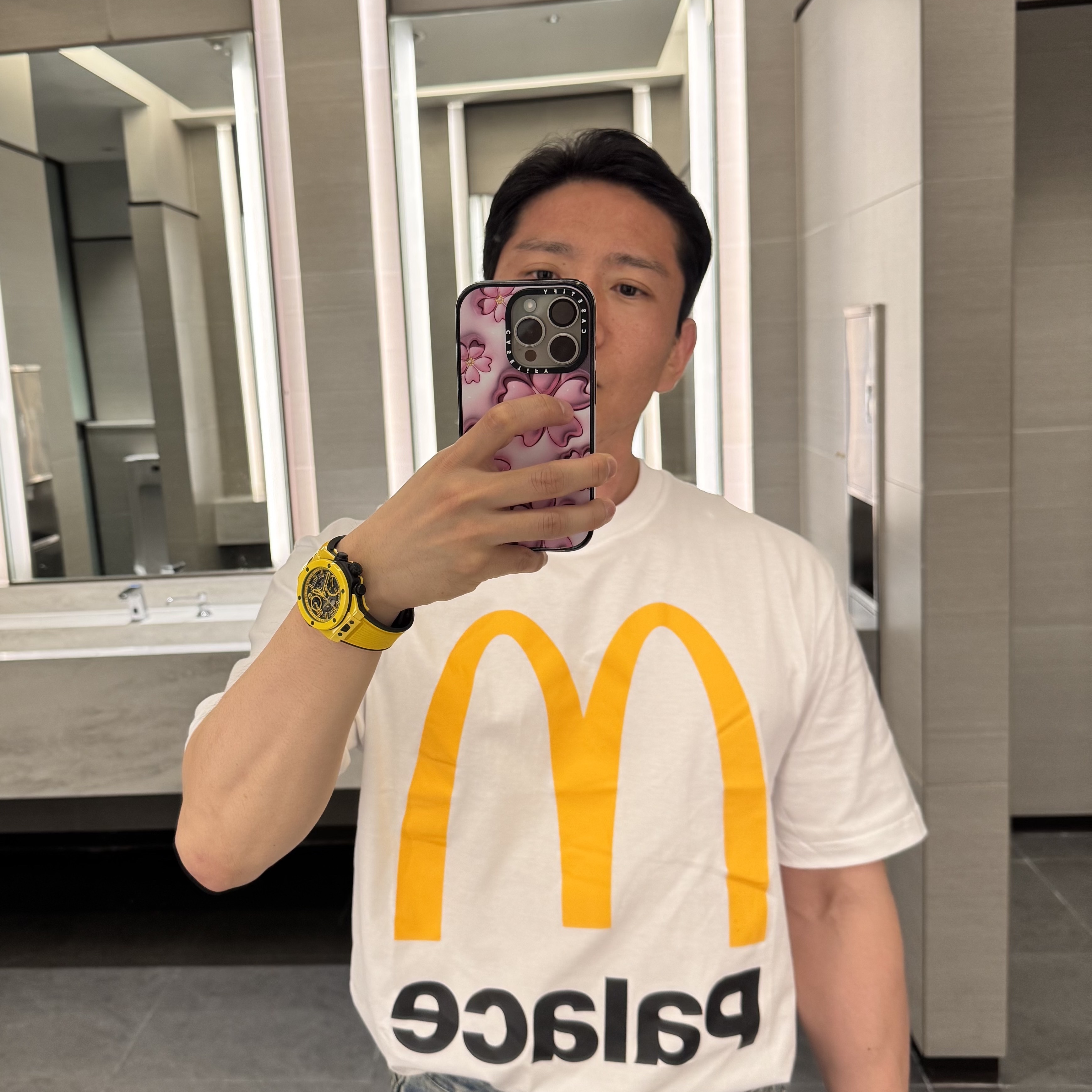 Palace x McDonald's Logo T-Shirt White - 23FW 착용 스타일 - 2