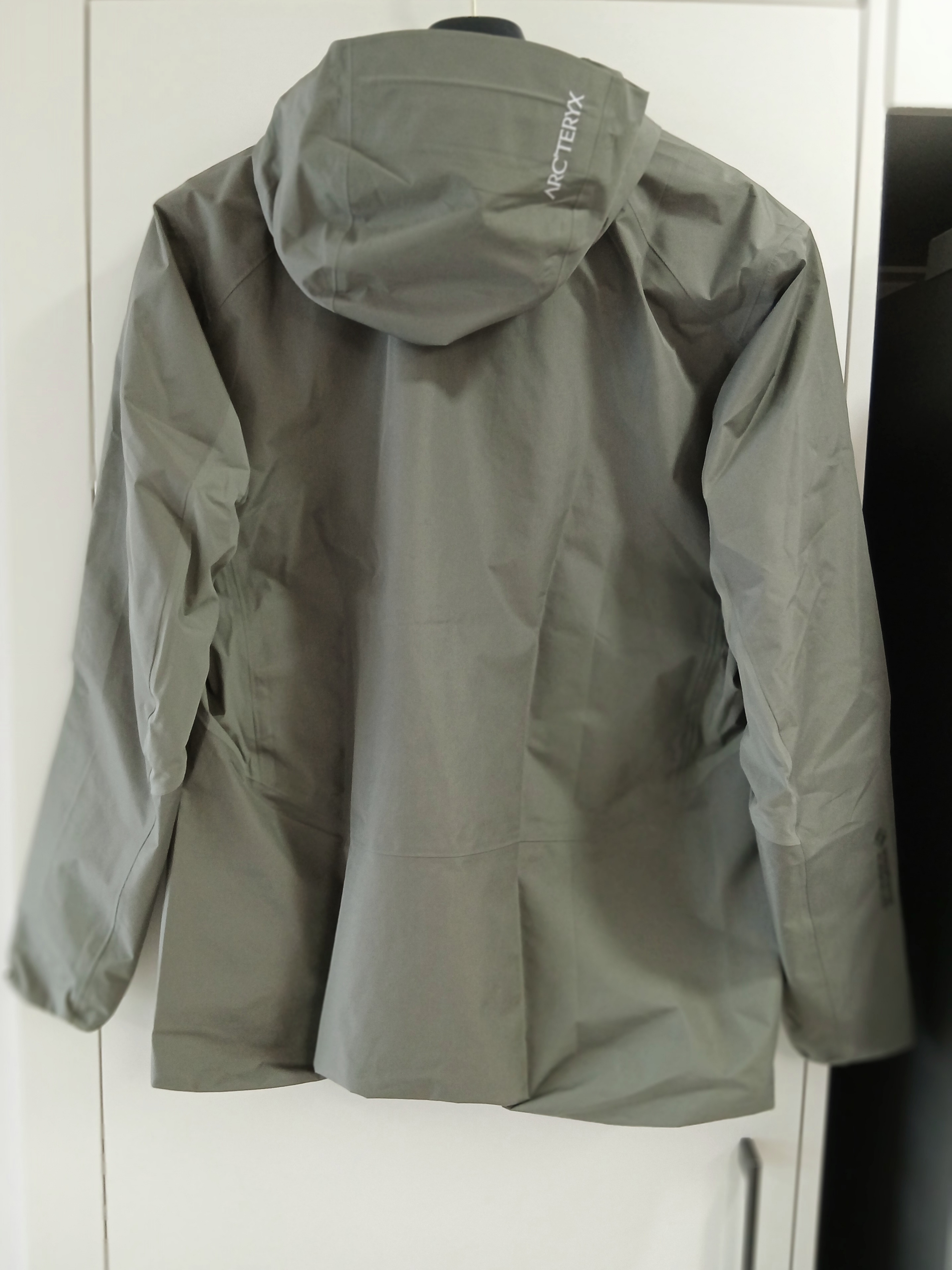 Arc'teryx Solano Hoody Black, Arc'teryx Solano Hoody Black 착용 스타일 - 7