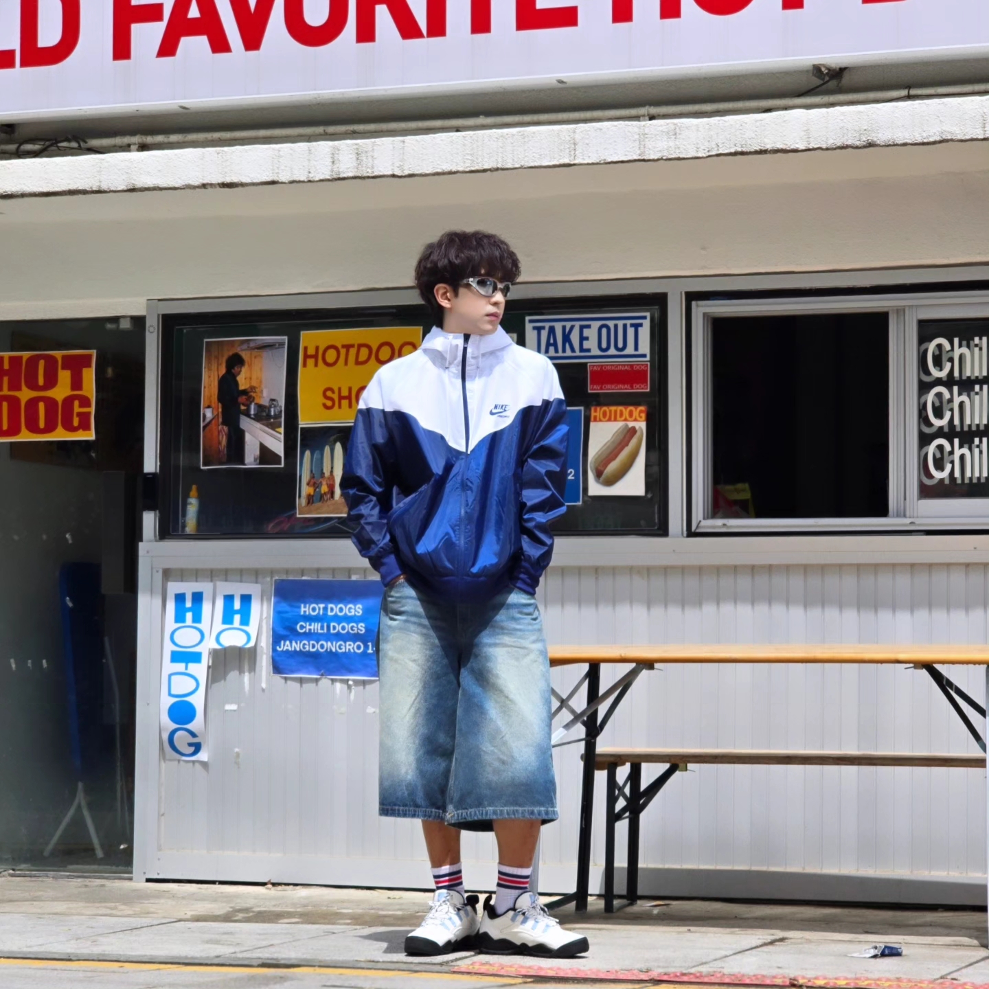 Nike x Supreme SB Darwin Low White, Nike Windrunner Woven Lined Jacket White Blue Void - Asia 착용 스타일 - 6