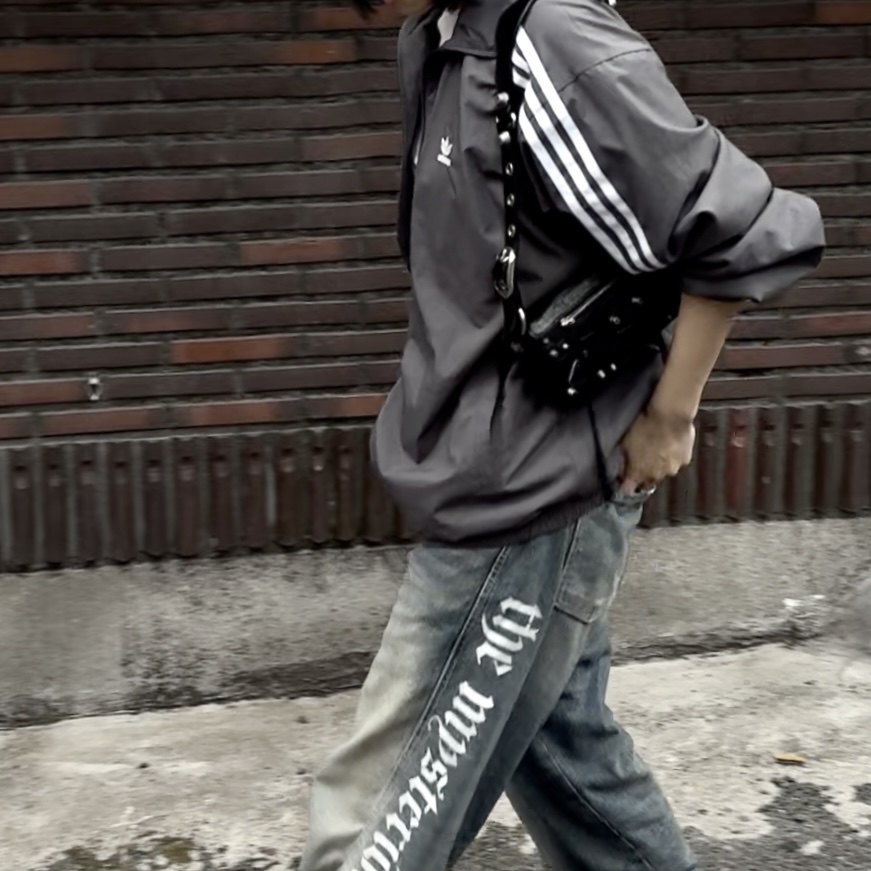 (W) Adidas Adilenium Oversized Track Top Grey Five - KR Sizing 착용 스타일 - 2