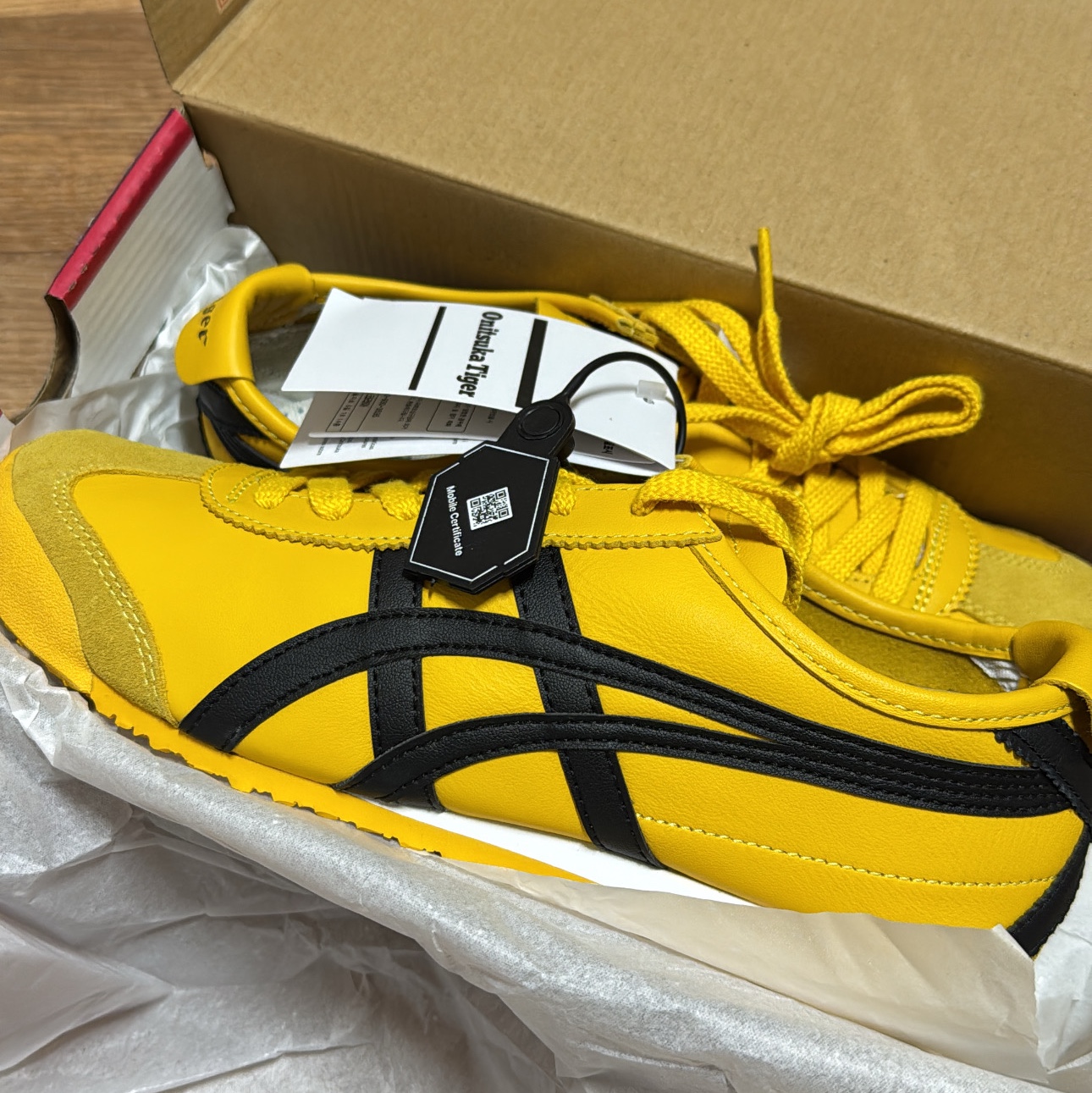 Onitsuka Tiger Mexico 66 Yellow Black 착용 스타일