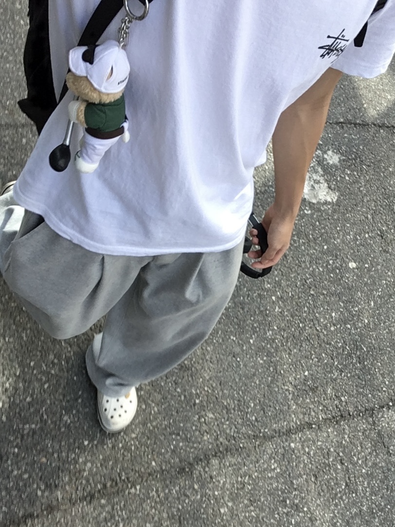 Stussy Basic Stussy T-Shirt White 2024, 2025, Starbucks Golf Bearista Keychain Male 착용 스타일