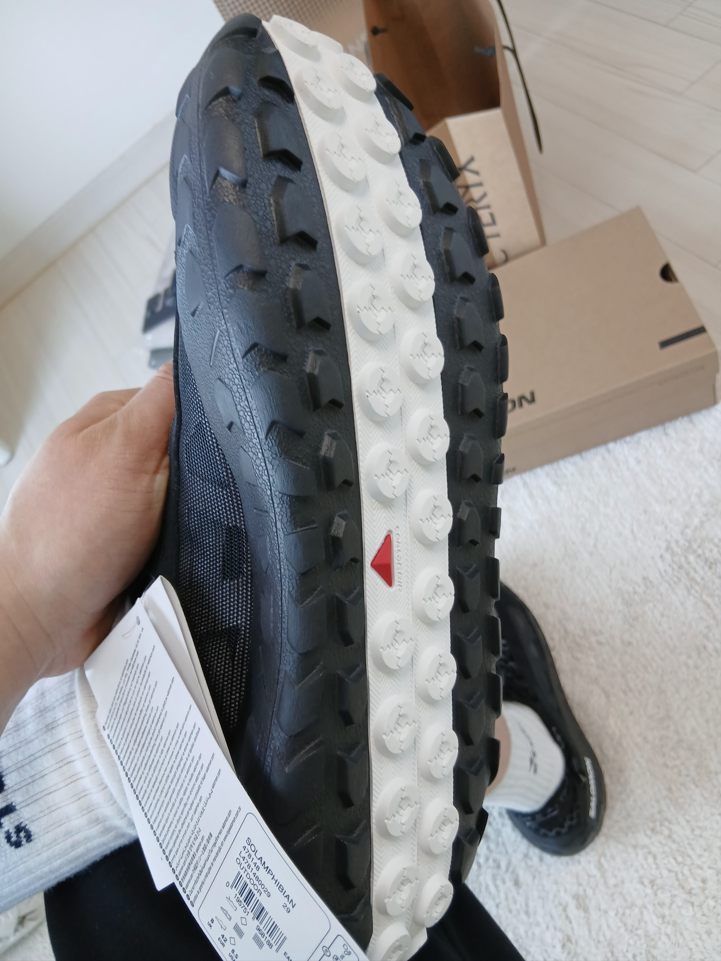 IAB Studio Socks White Set, Salomon Solamphibian Black Alloy 착용 스타일 - 7