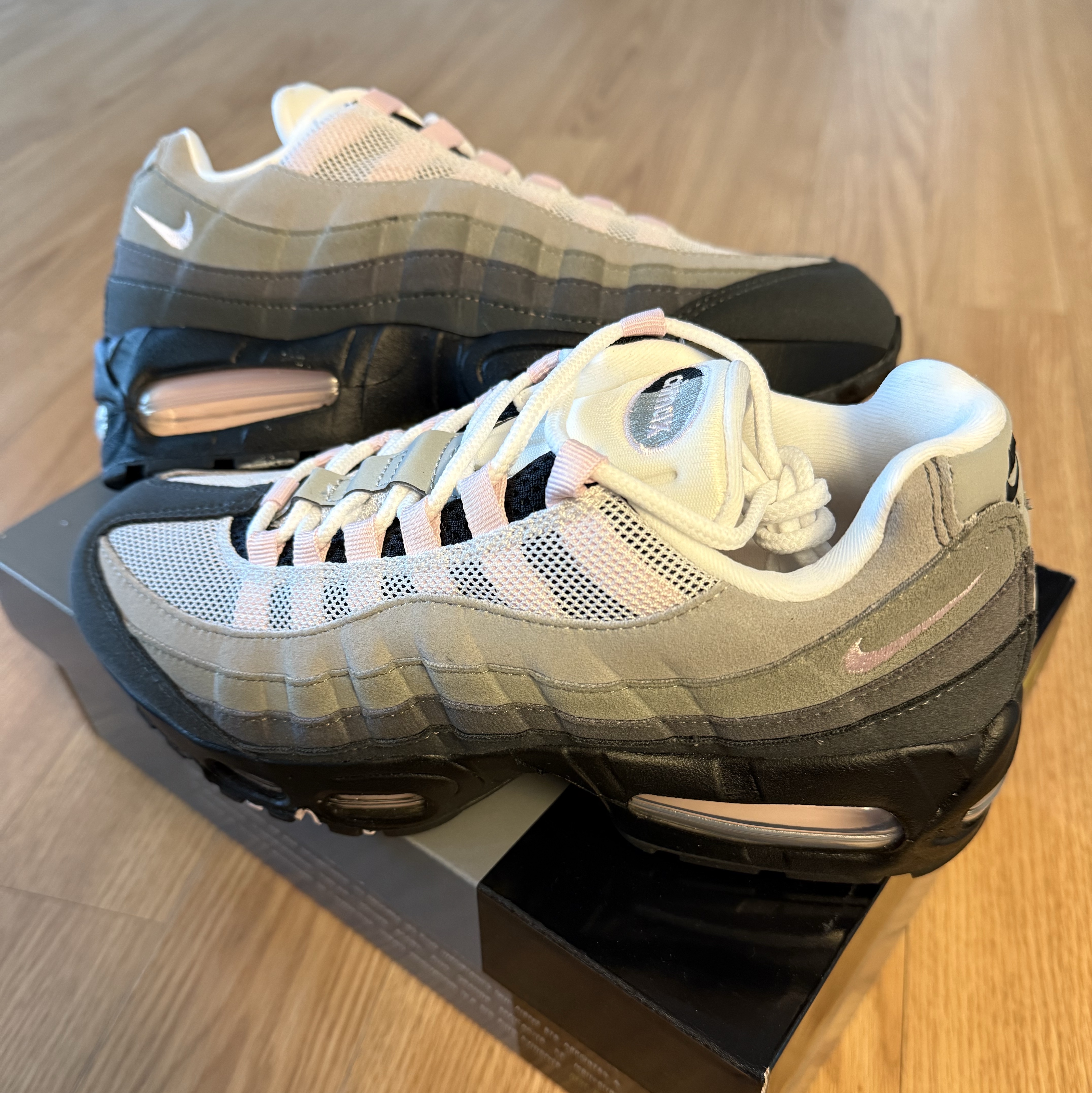(W) Nike Air Max 95 Pink Foam 착용 스타일