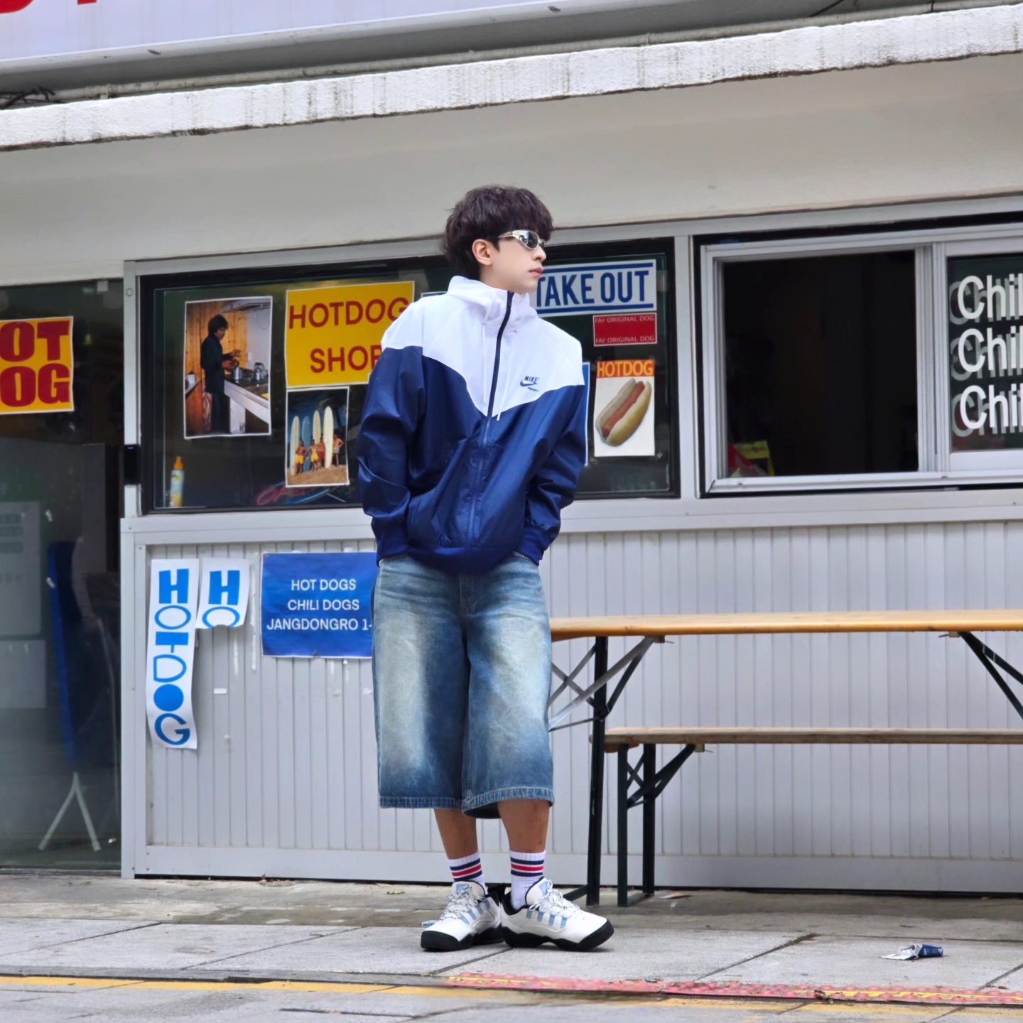 Nike x Supreme SB Darwin Low White, Nike Windrunner Woven Lined Jacket White Blue Void - Asia 착용 스타일 - 3