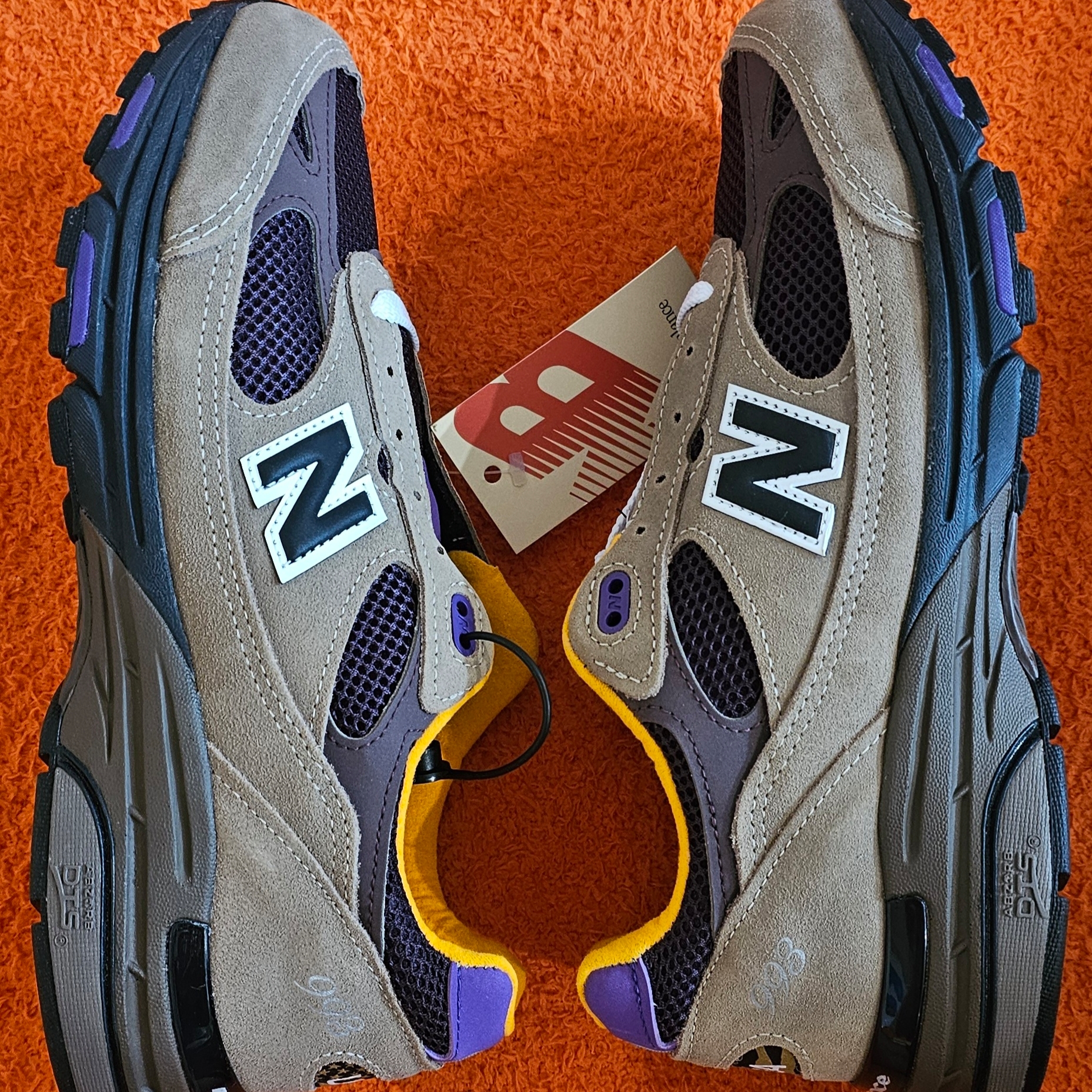 New Balance 993 Made in USA Mushroon Midnight Violet 착용 스타일 - 1