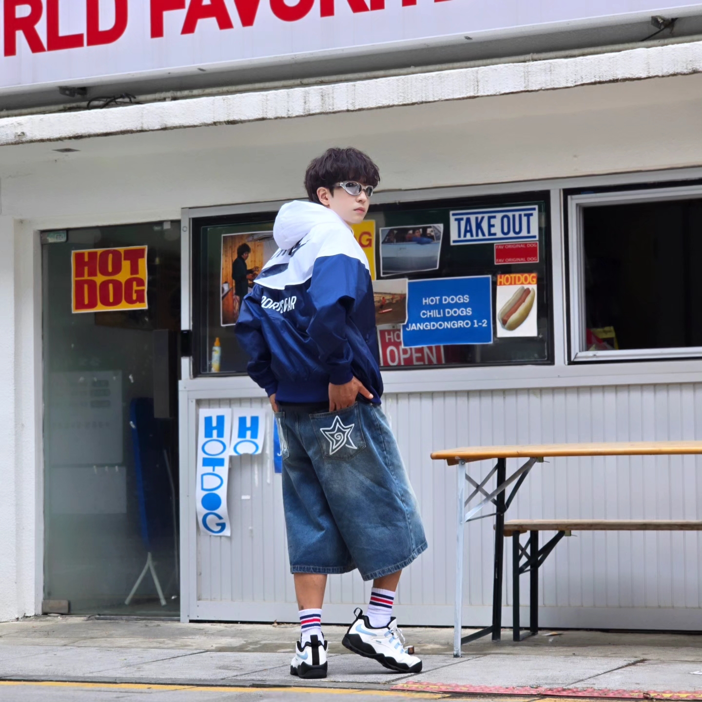Nike x Supreme SB Darwin Low White, Nike Windrunner Woven Lined Jacket White Blue Void - Asia 착용 스타일 - 4