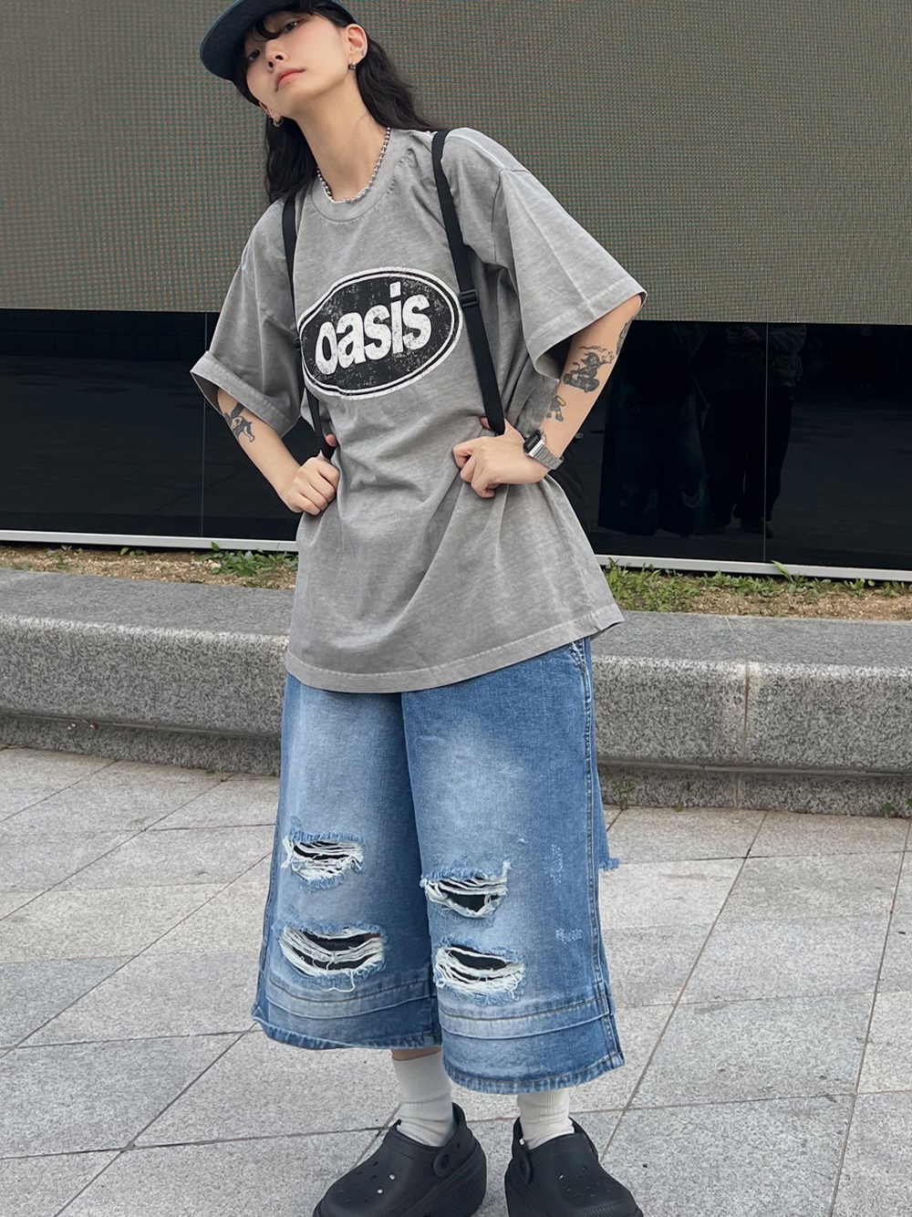 Crocs Stomp Clog Black, Casio A-158WA-1 착용 스타일 - 4