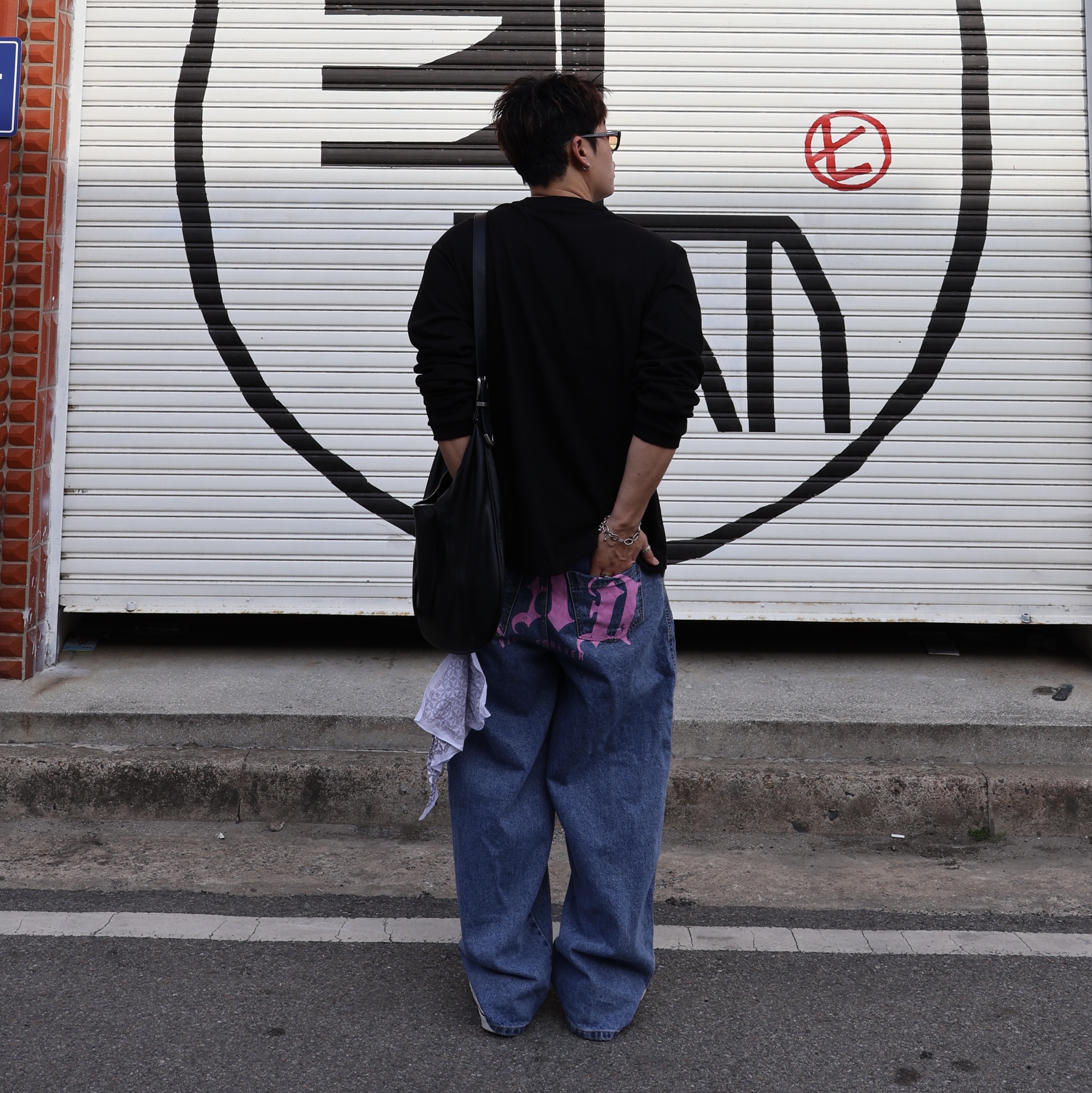 Vans x Peaches. Knu-Skool Black Pink 착용 스타일 - 2