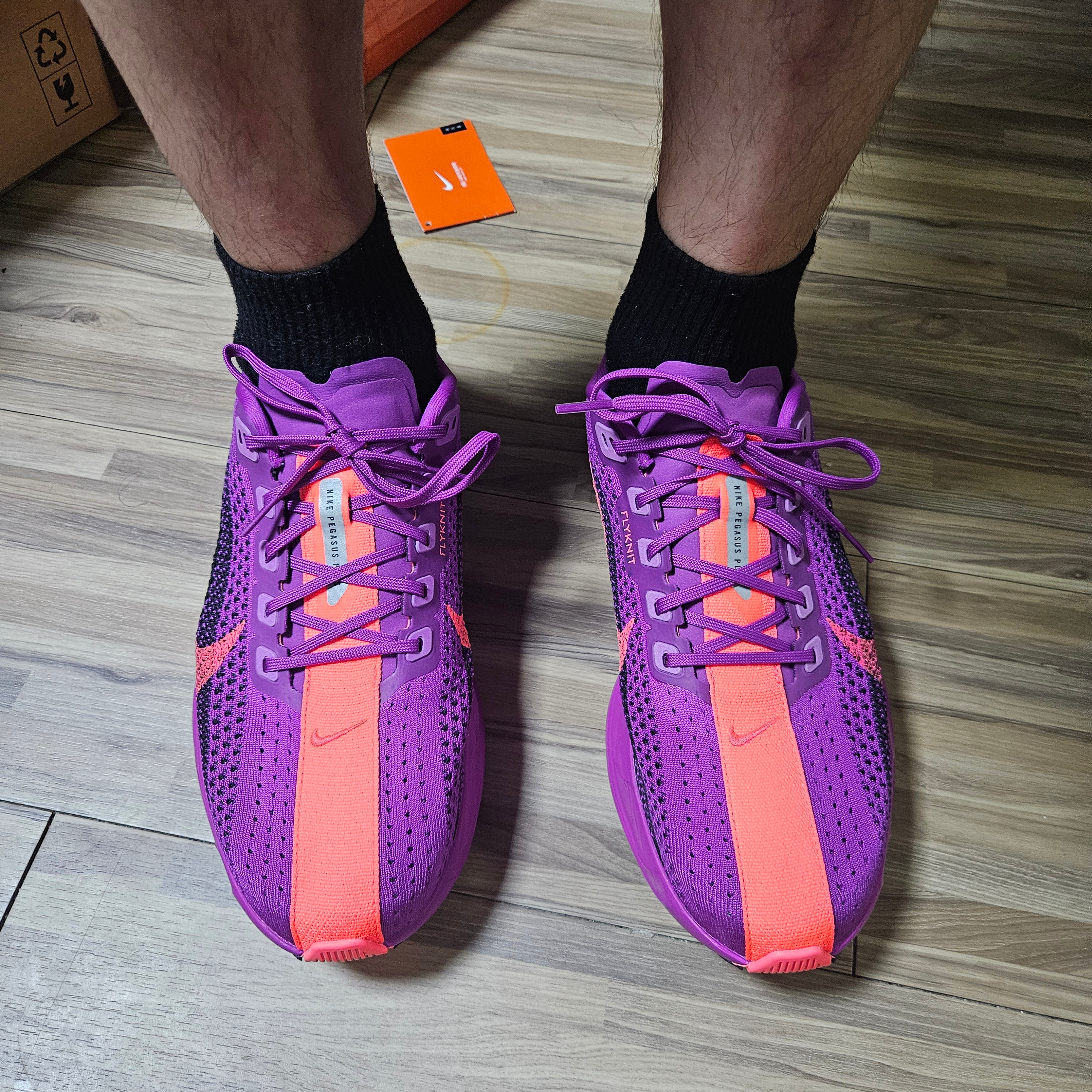 Nike Pegasus Plus Vivid Purple Black 착용 스타일 - 1