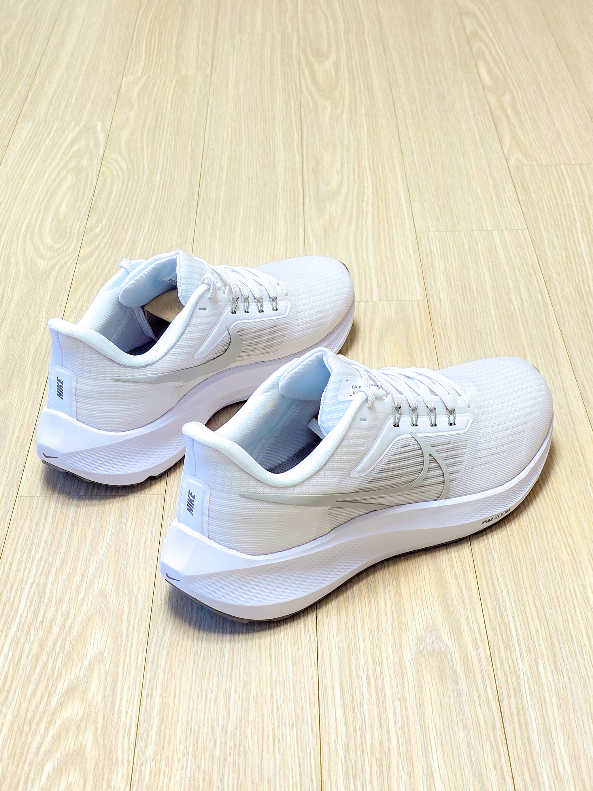 Nike Air Zoom Pegasus 39 White Grey Fog 착용 스타일 - 9