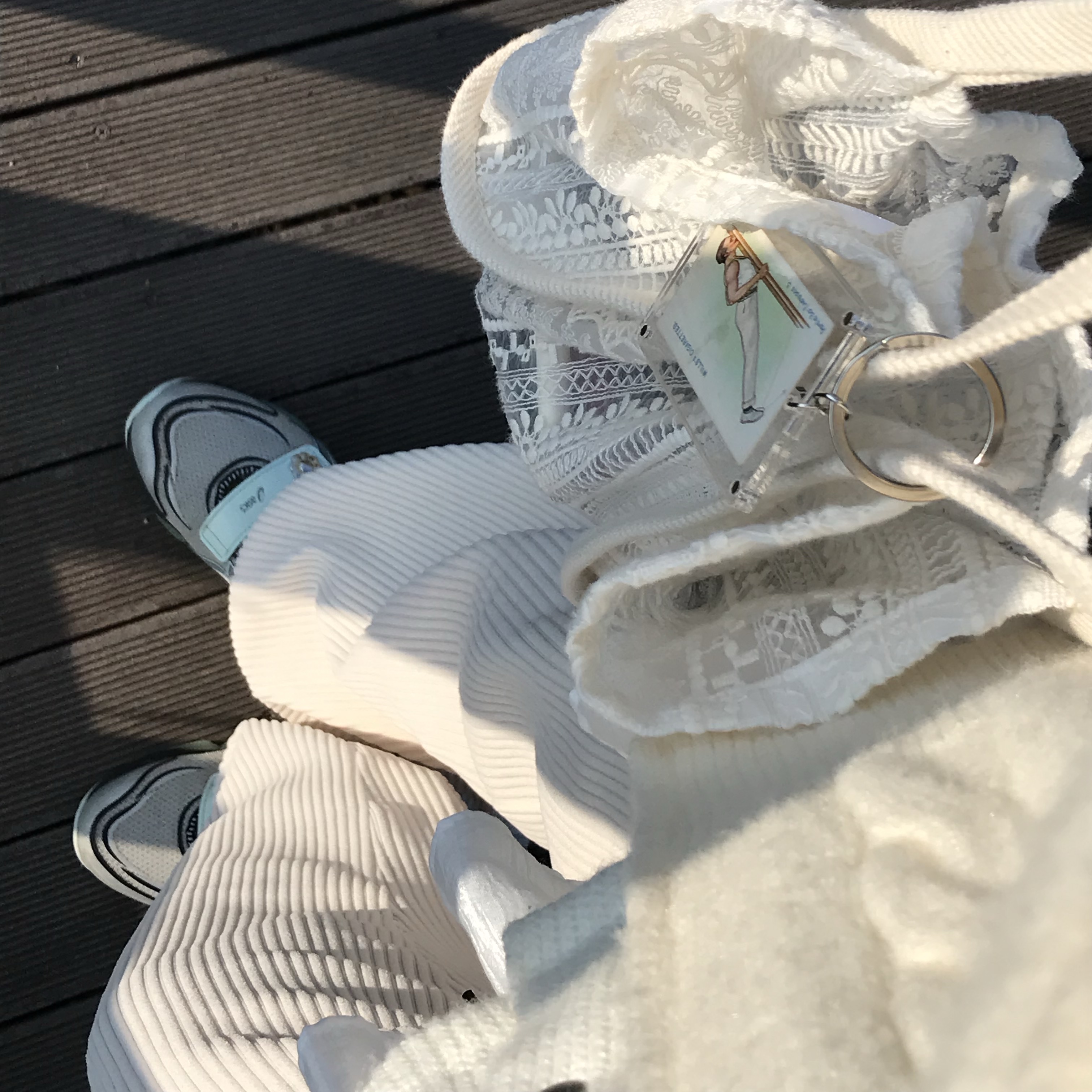 Gentle Monster x Maison Margiela MM005 Black Black, Asics x Cecilie Bahnsen Gel-Quantum 360 VIII Silver Mint 착용 스타일 - 3