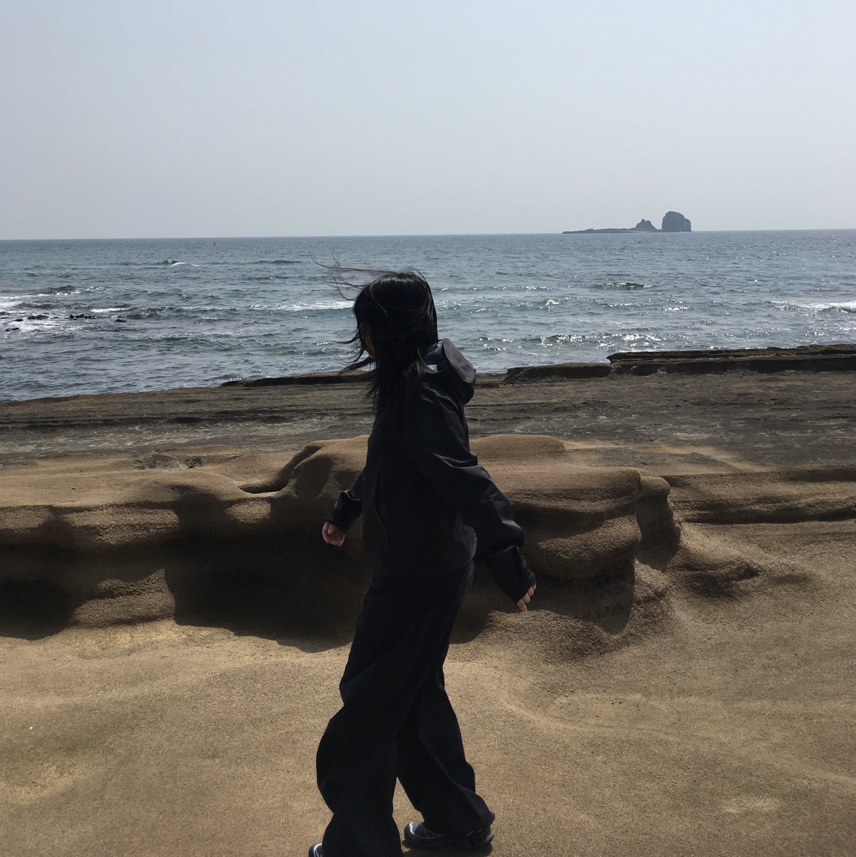 Arc'teryx Beta Jacket Black, Salomon XT-6 Gore-Tex Black Ebony 착용 스타일 - 3
