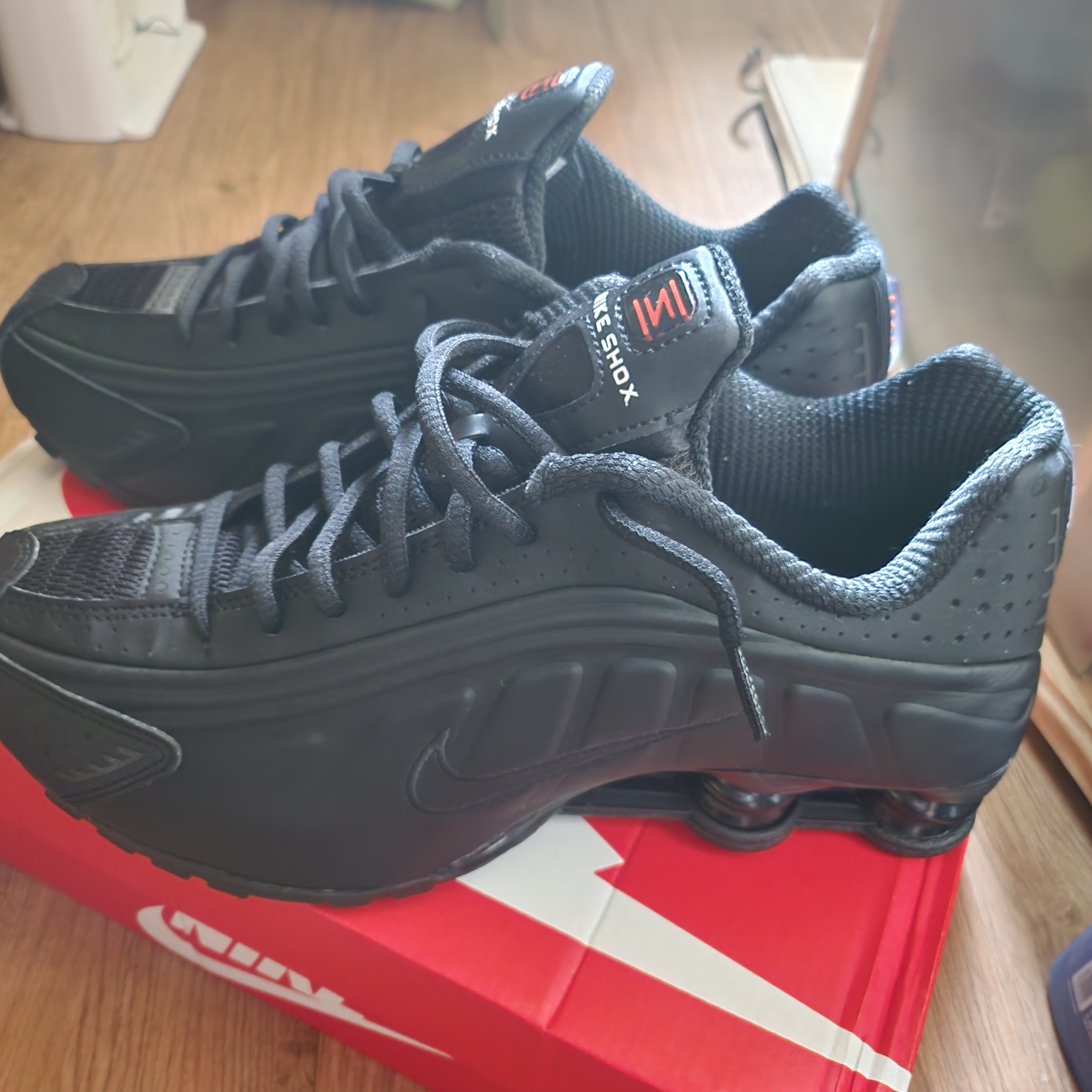 (W) Nike Shox R4 Black 착용 스타일