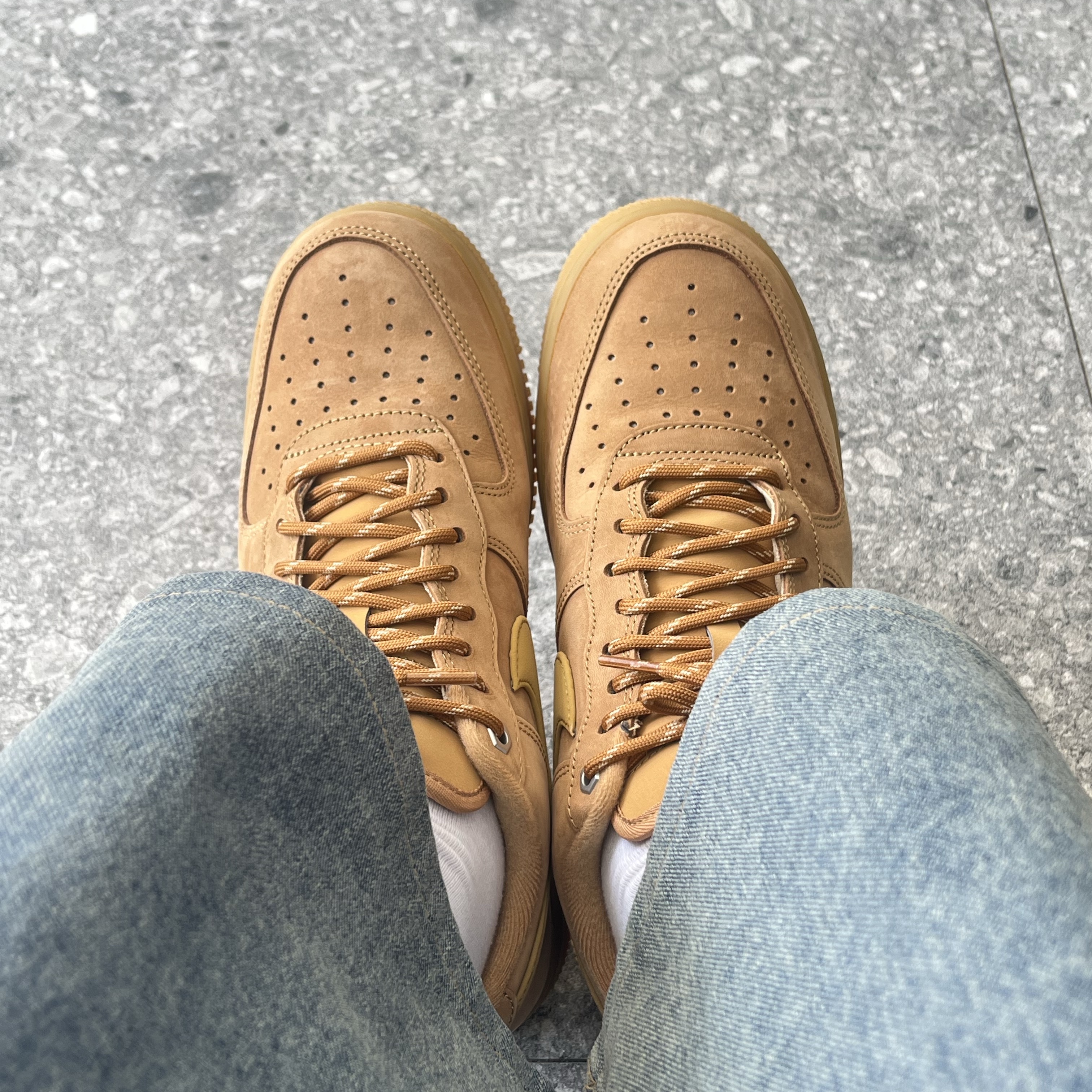 Nike Air Force 1 '07 WB Flax 착용 스타일
