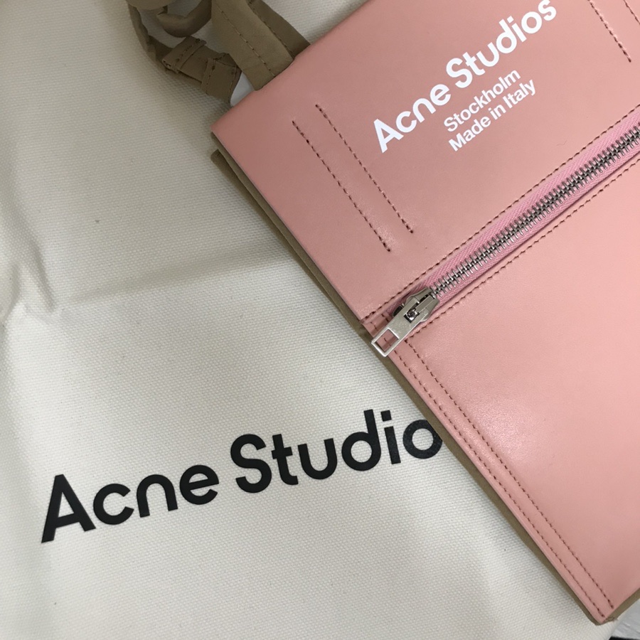 Acne Studios Baker Out Mini Tote Bag Brown Pink 착용 스타일