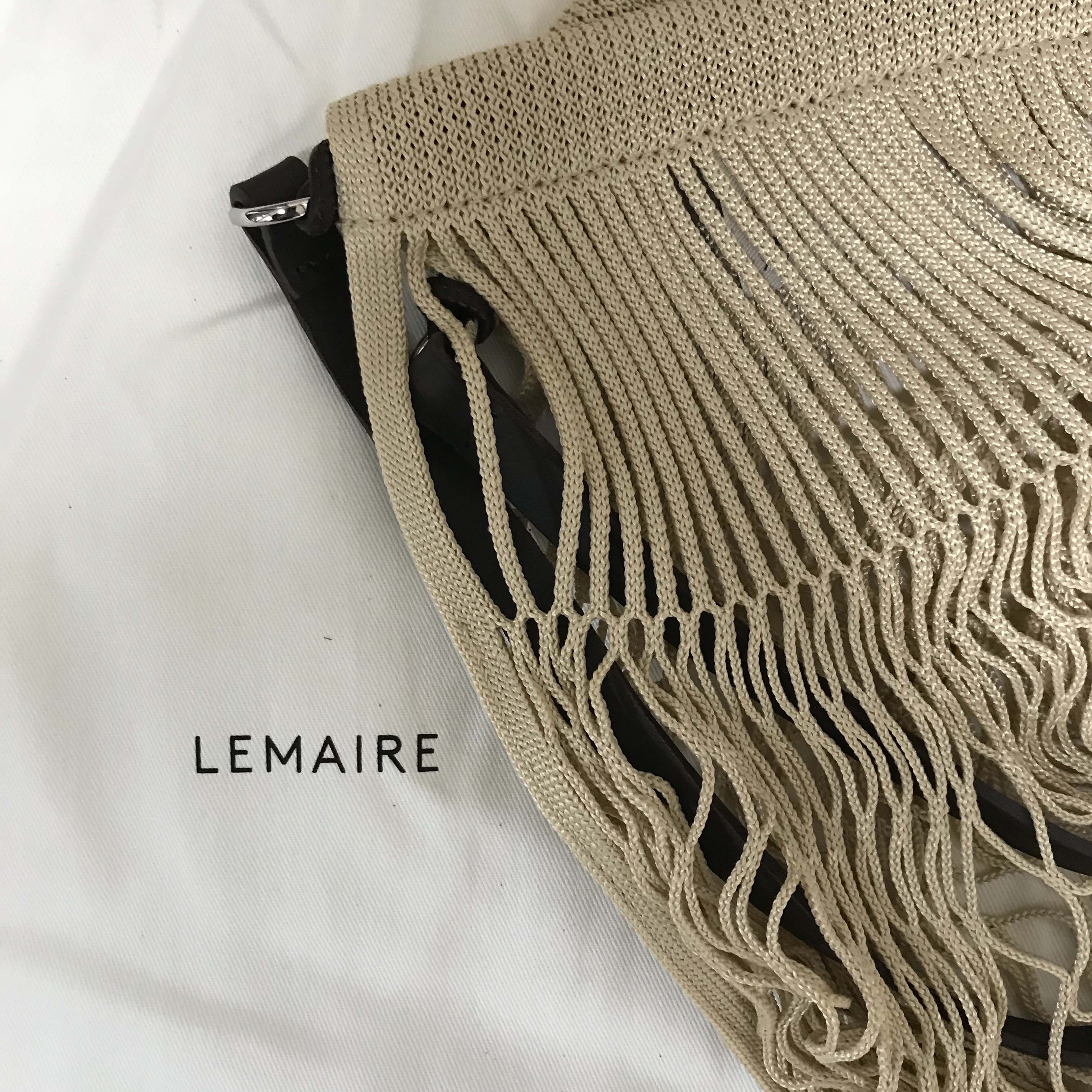 Lemaire Nylon Net Medium Filt Net Shopping Bag Light Beige 착용 스타일