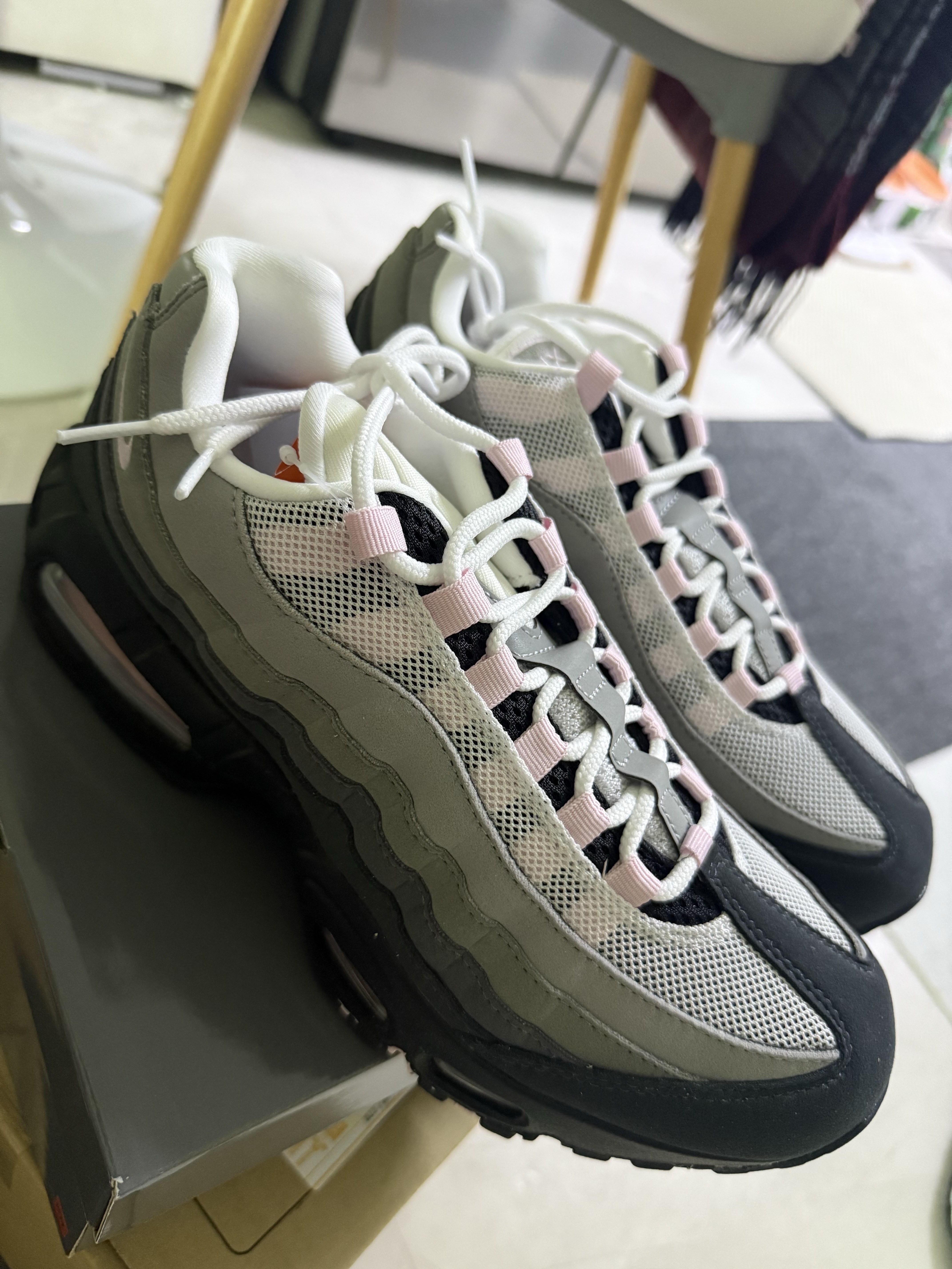 (W) Nike Air Max 95 Pink Foam 착용 스타일