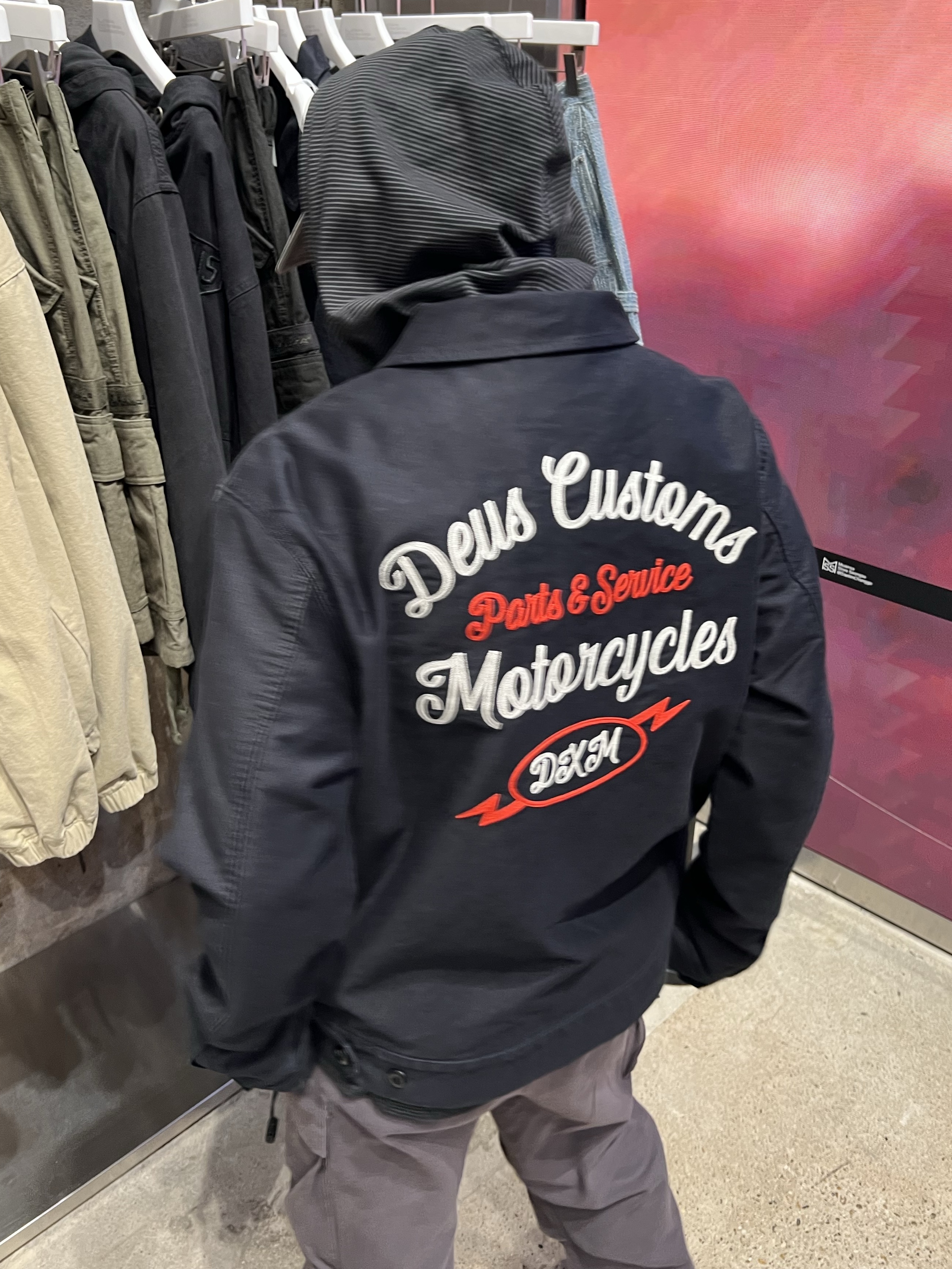 Deus Ex Machina Stepper Jacket Black, Hatchingroom Stripe Hoodie Charcoal 착용 스타일