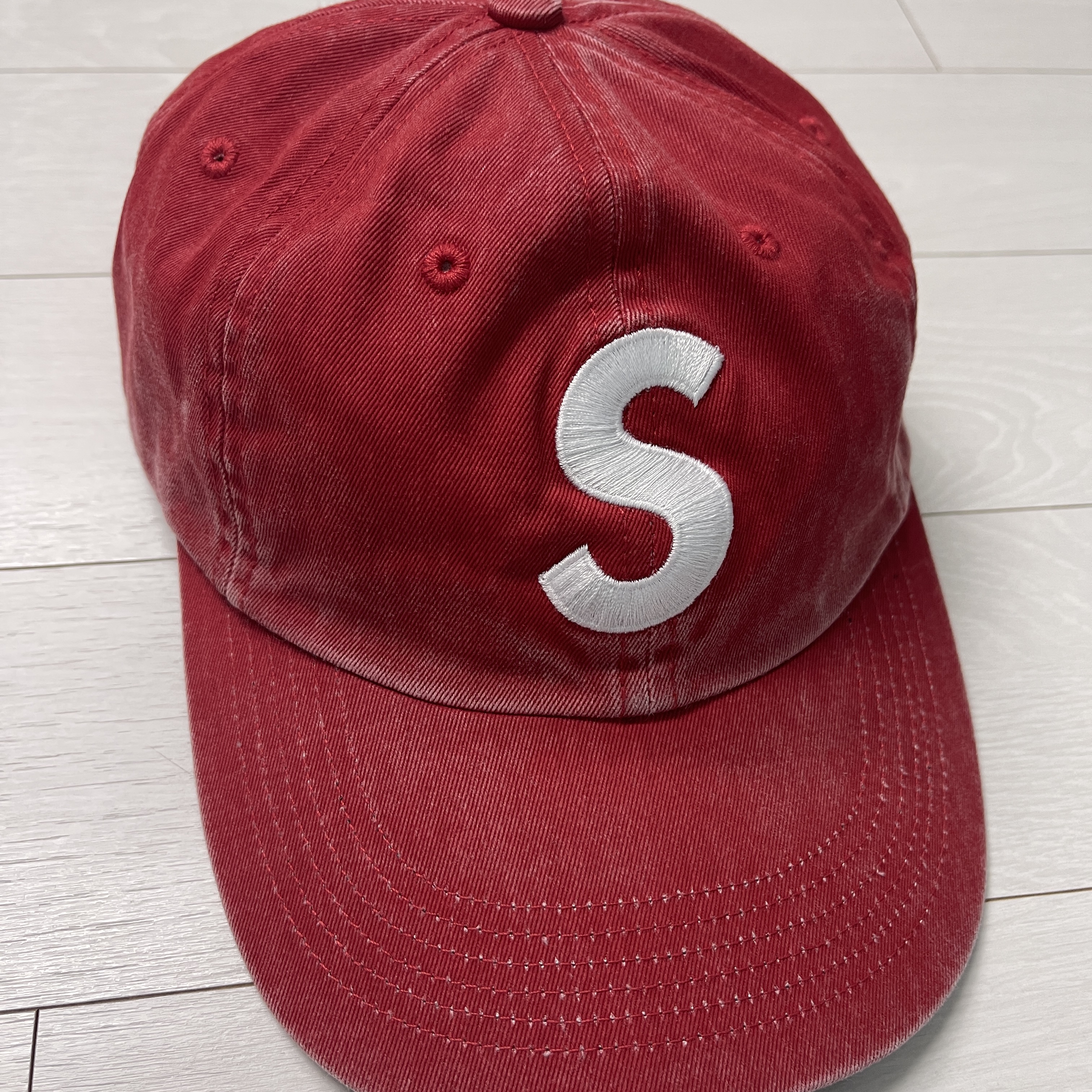 Supreme Pigment Coated S Logo 6-Panel Red - 25SS 착용 스타일 - 2
