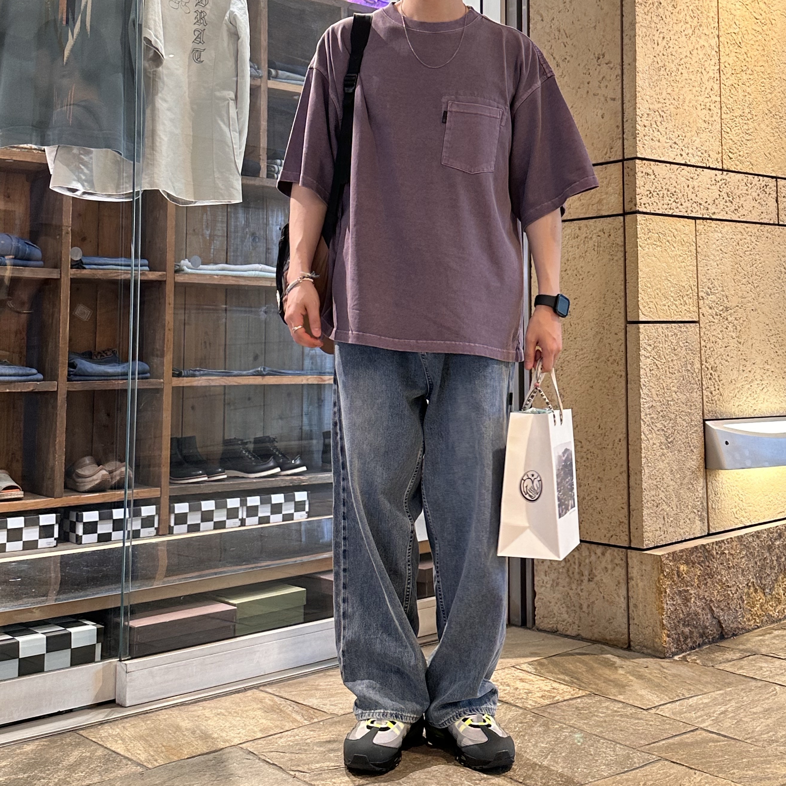Nike Air Max 95 OG Neon, [SS25] moif Wide 6P Belted Denim Pants Used Wash Medium Indigo 착용 스타일 - 1