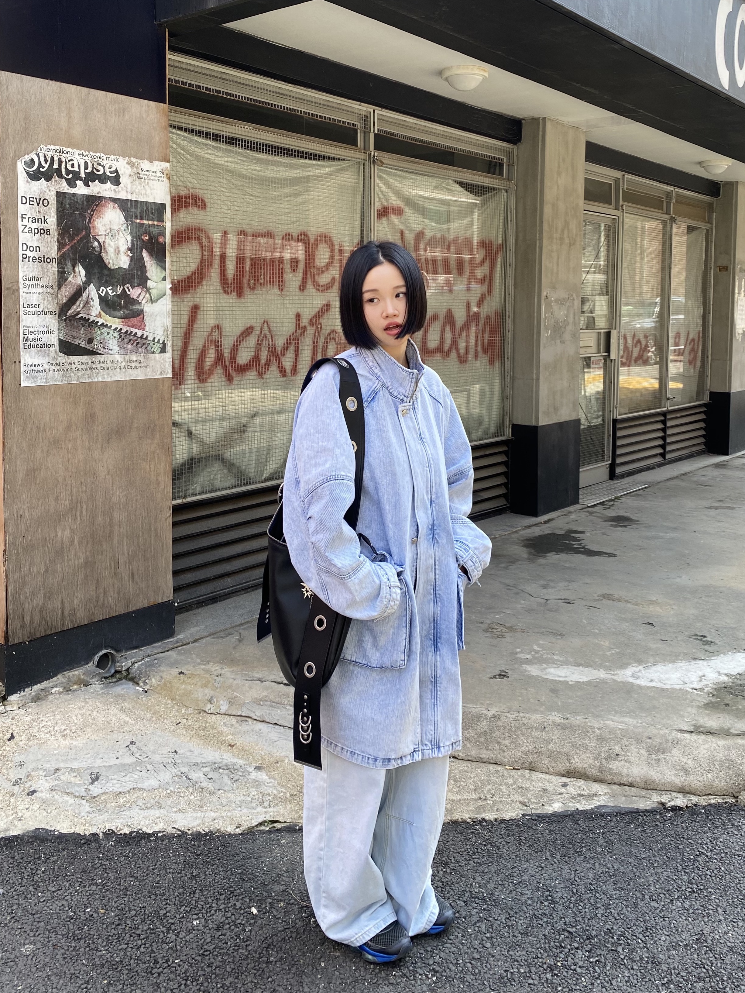 [KREAM 단독] Vacant Archive Bella Wide Strap Hobo Bag Black, (W) Asics x Kiko Kostadinov x Hysteric Glamour Gel-Quantum Lylia Pure Silver Blue Expanse 착용 스타일