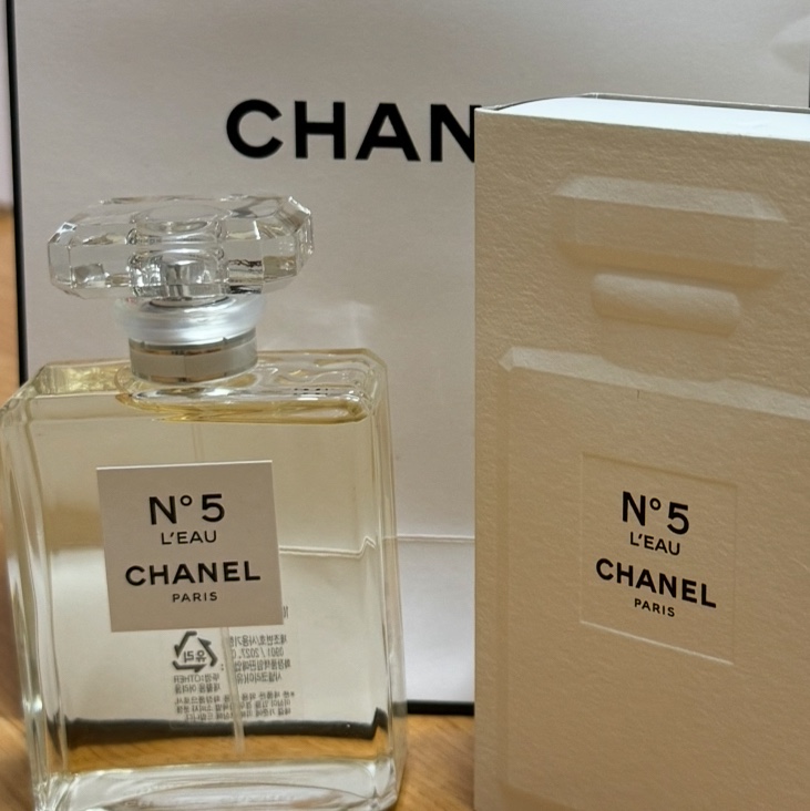 Chanel No.5 L'eau Eau De Toilette 100ml 착용 스타일